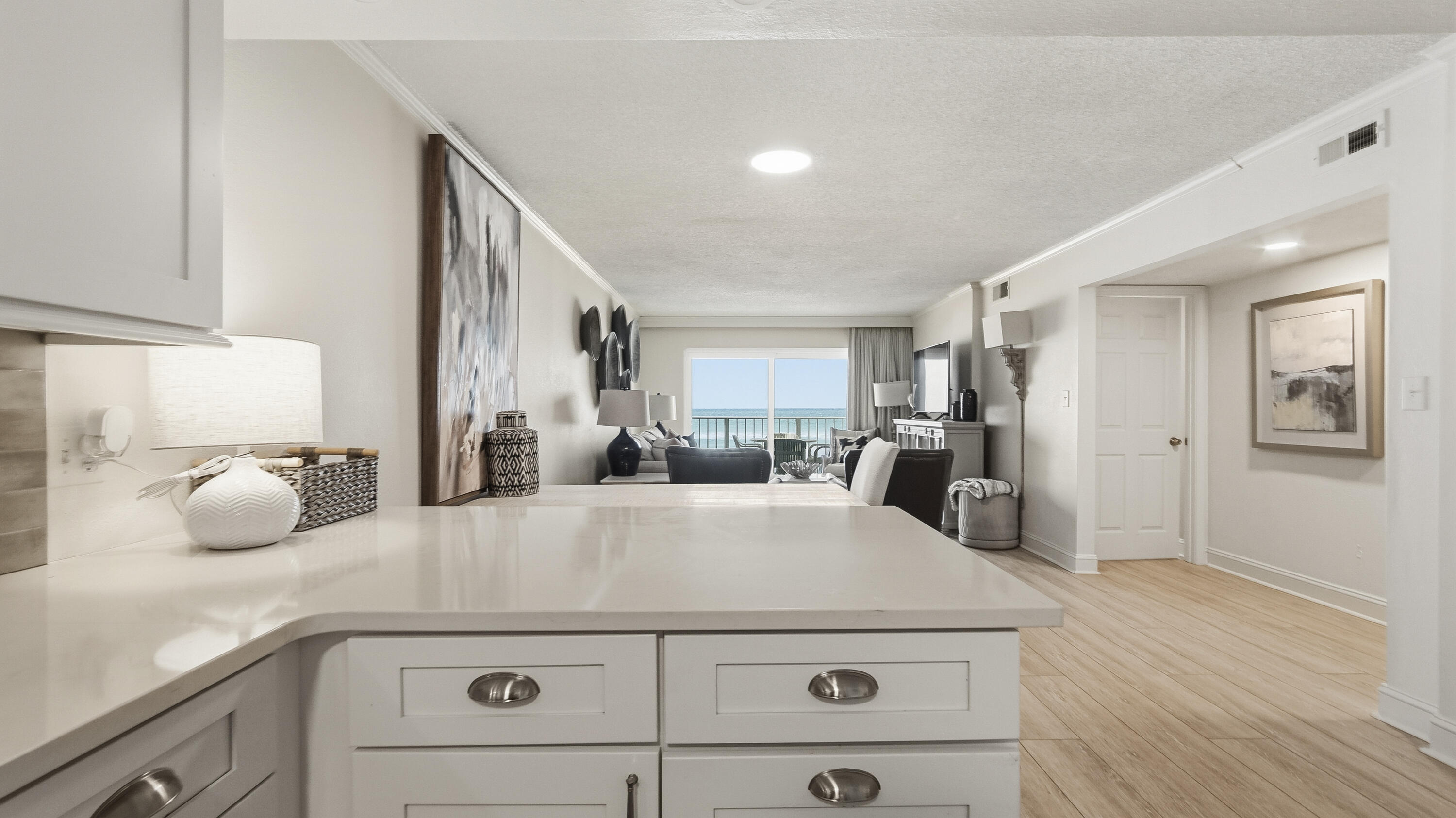 REGENCY TOWERS - Residential