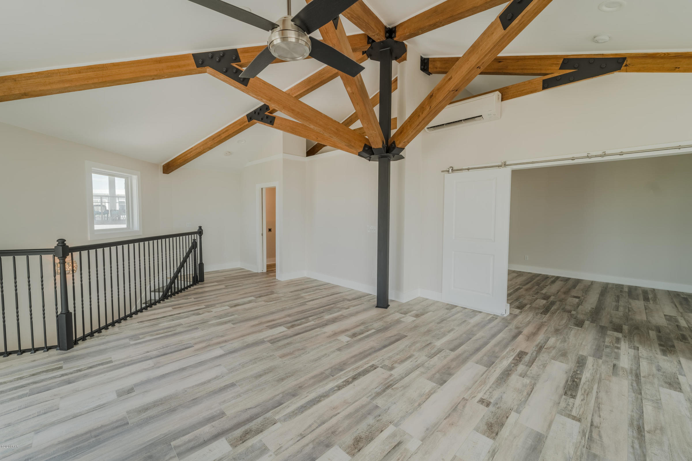 LAGUNA BEACH - Residential