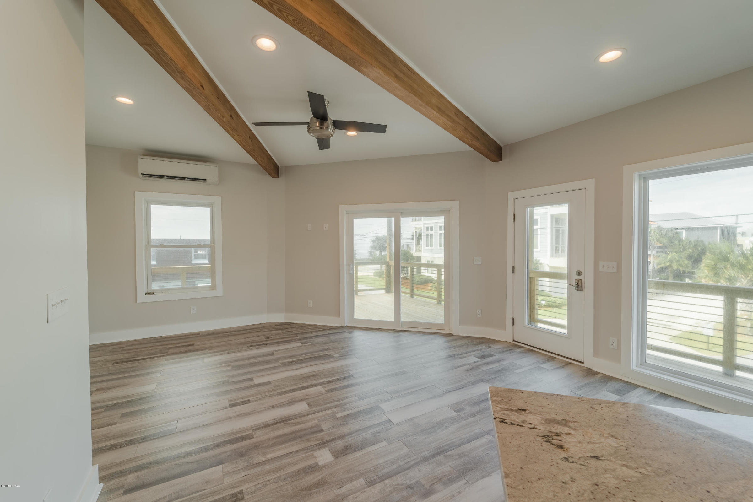 LAGUNA BEACH - Residential