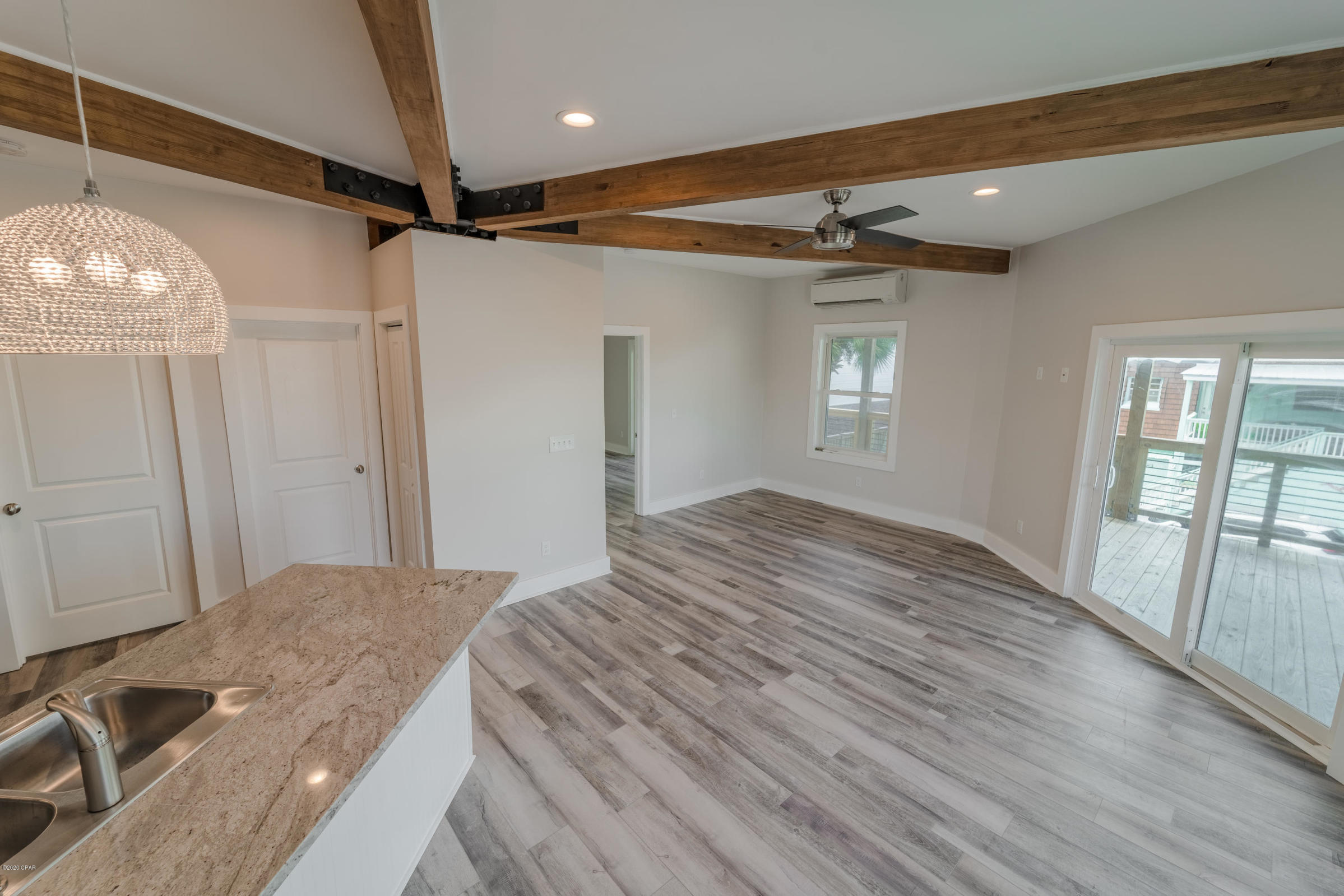 LAGUNA BEACH - Residential