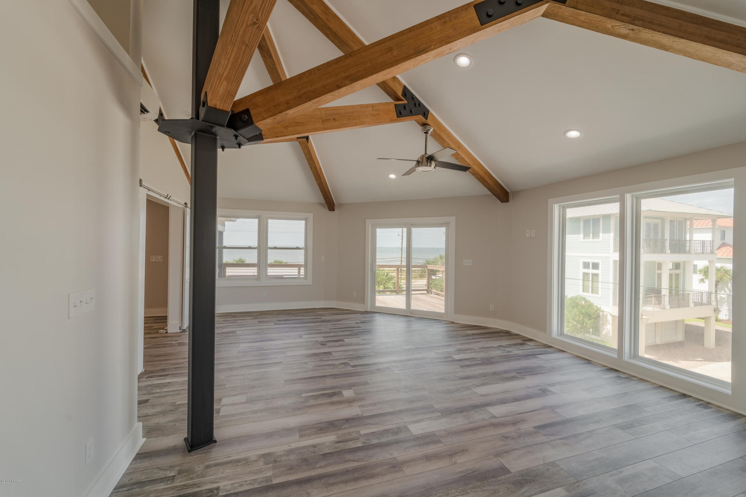 LAGUNA BEACH - Residential