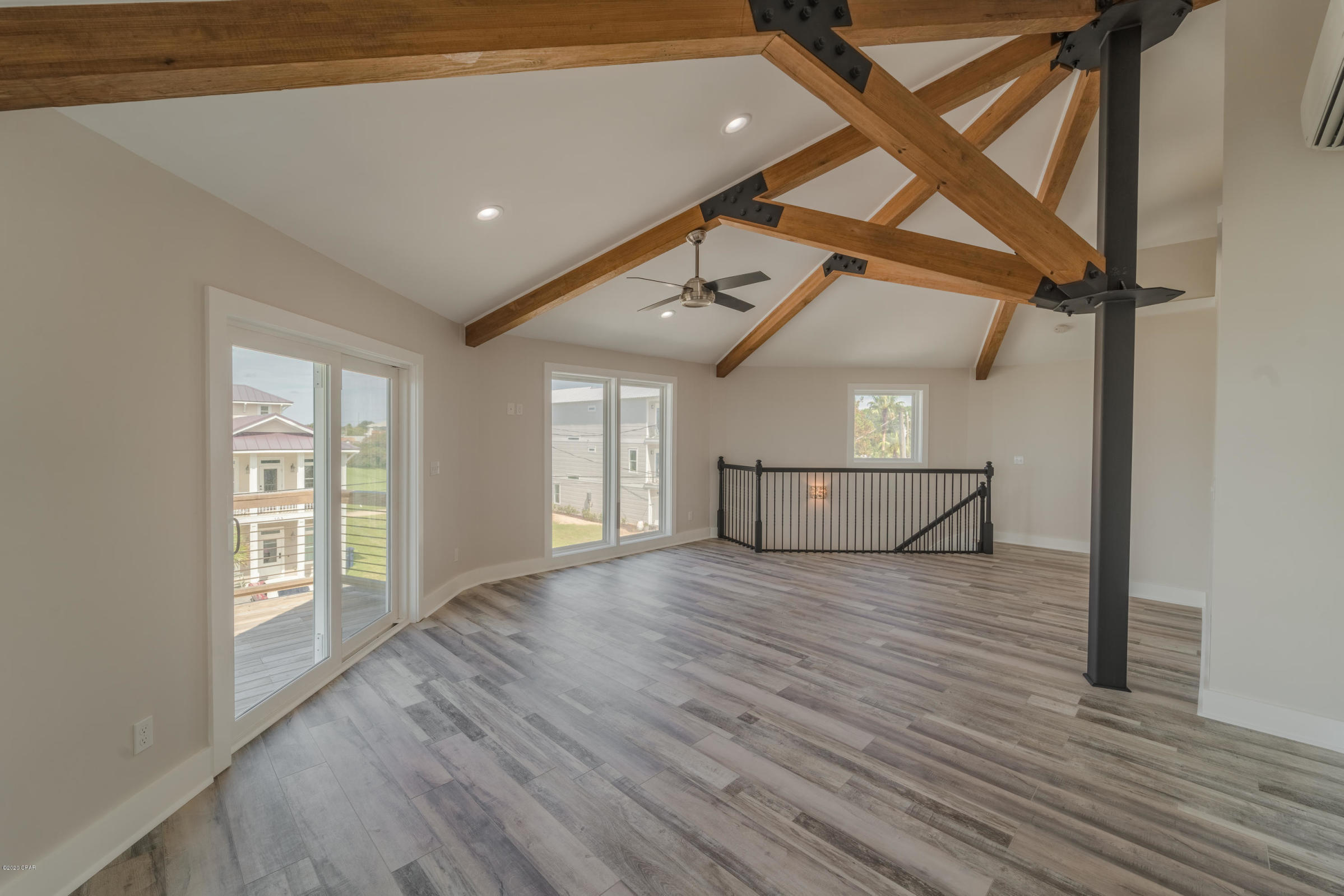 LAGUNA BEACH - Residential