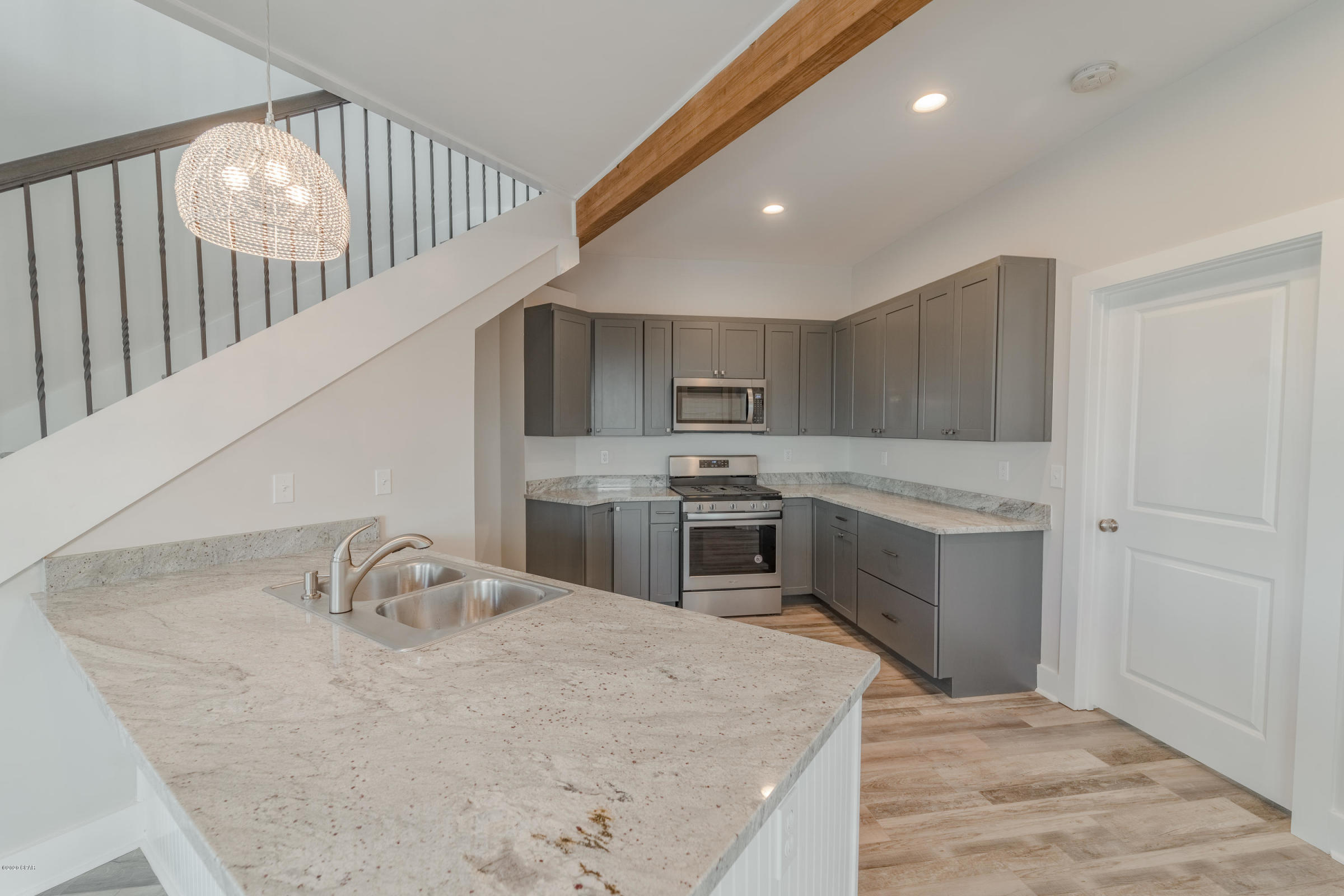 LAGUNA BEACH - Residential