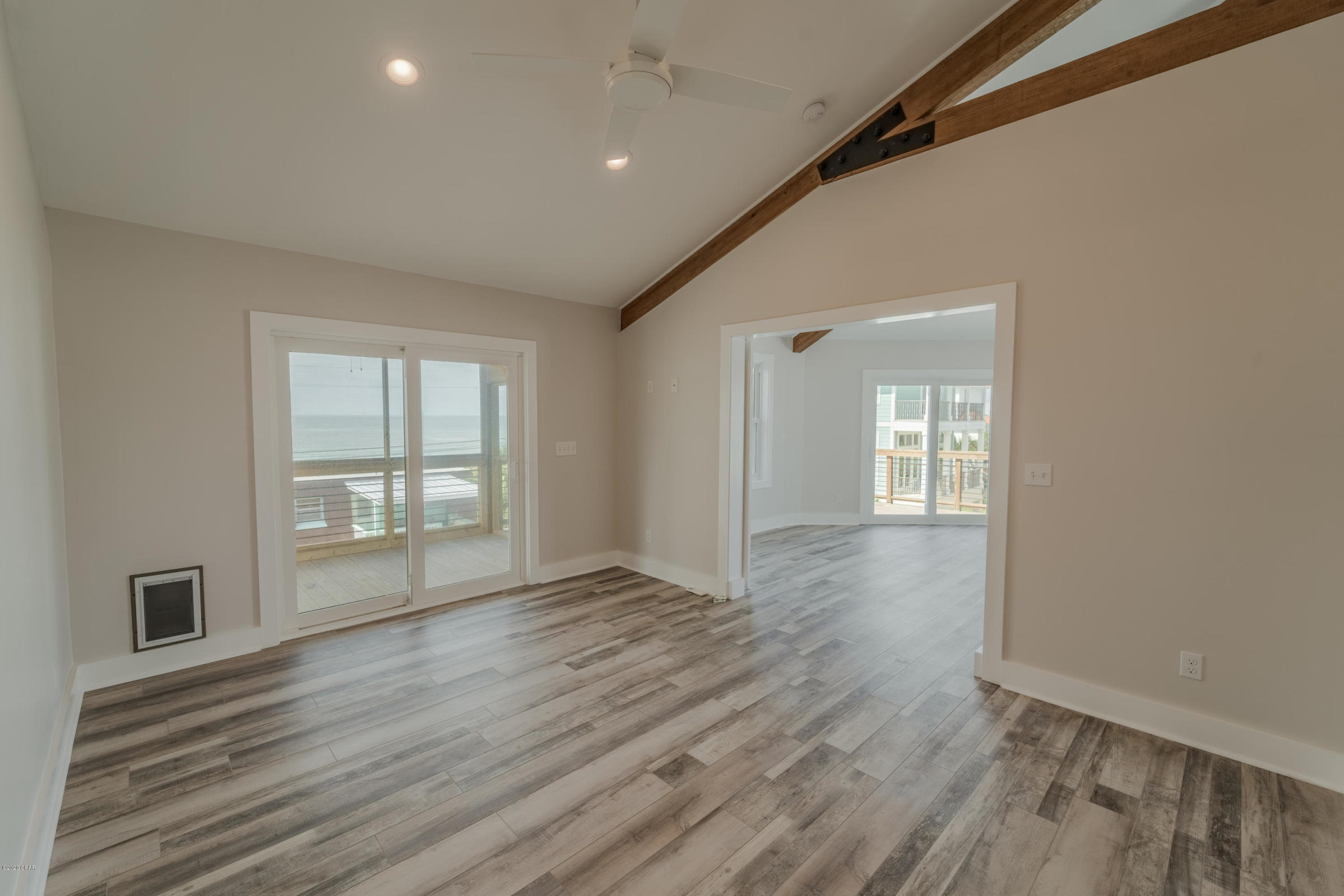 LAGUNA BEACH - Residential