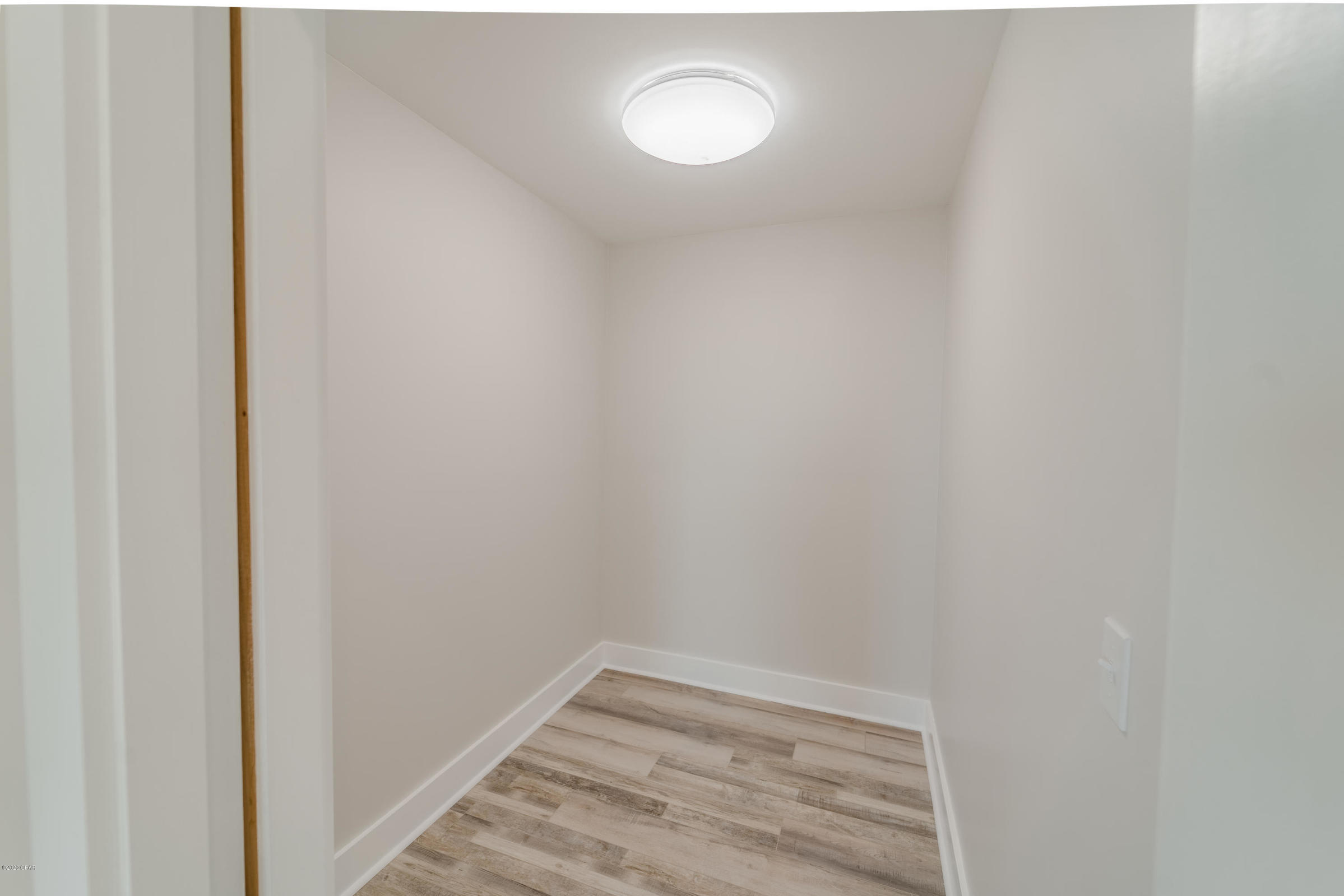 LAGUNA BEACH - Residential