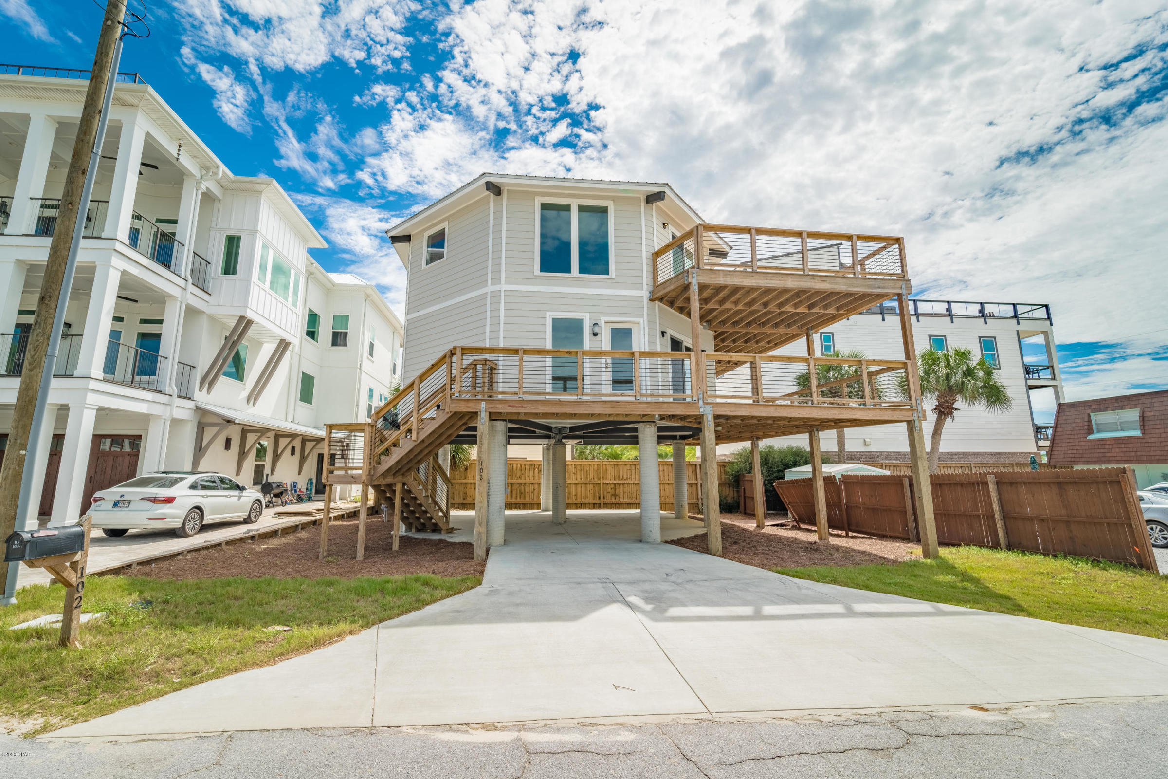 LAGUNA BEACH - Residential