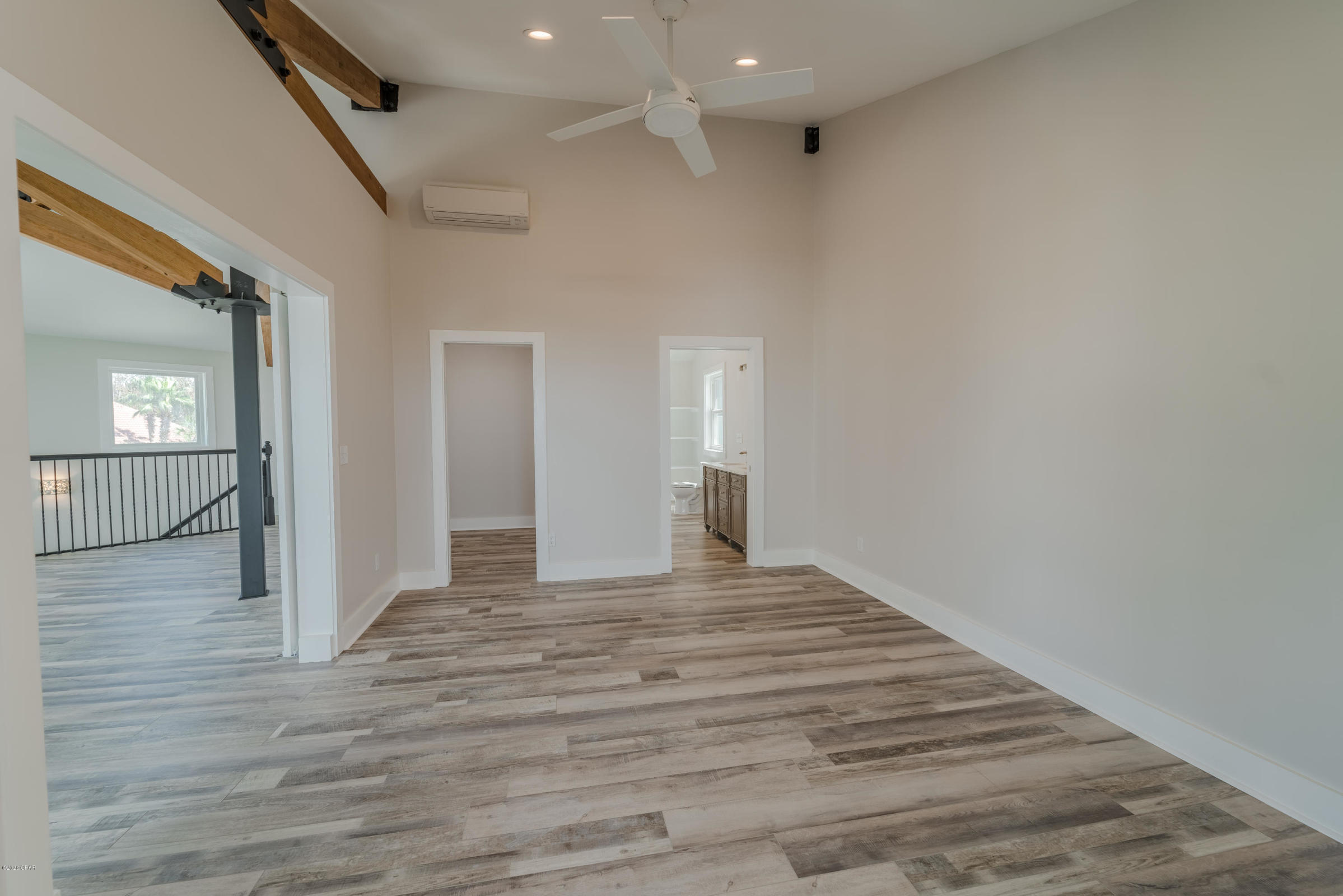 LAGUNA BEACH - Residential