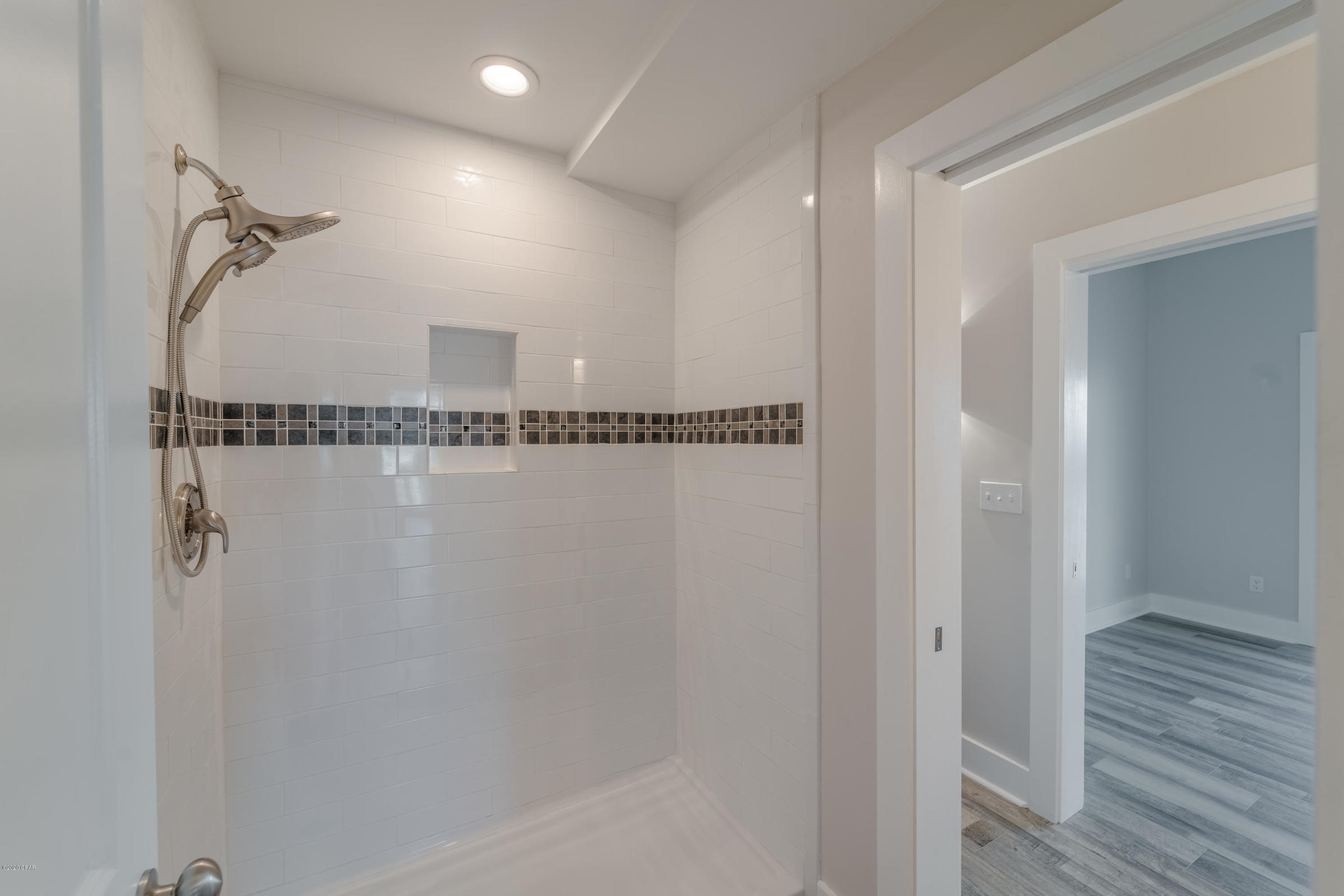 LAGUNA BEACH - Residential