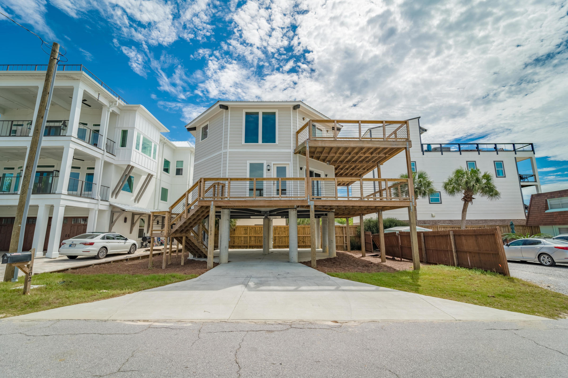 LAGUNA BEACH - Residential