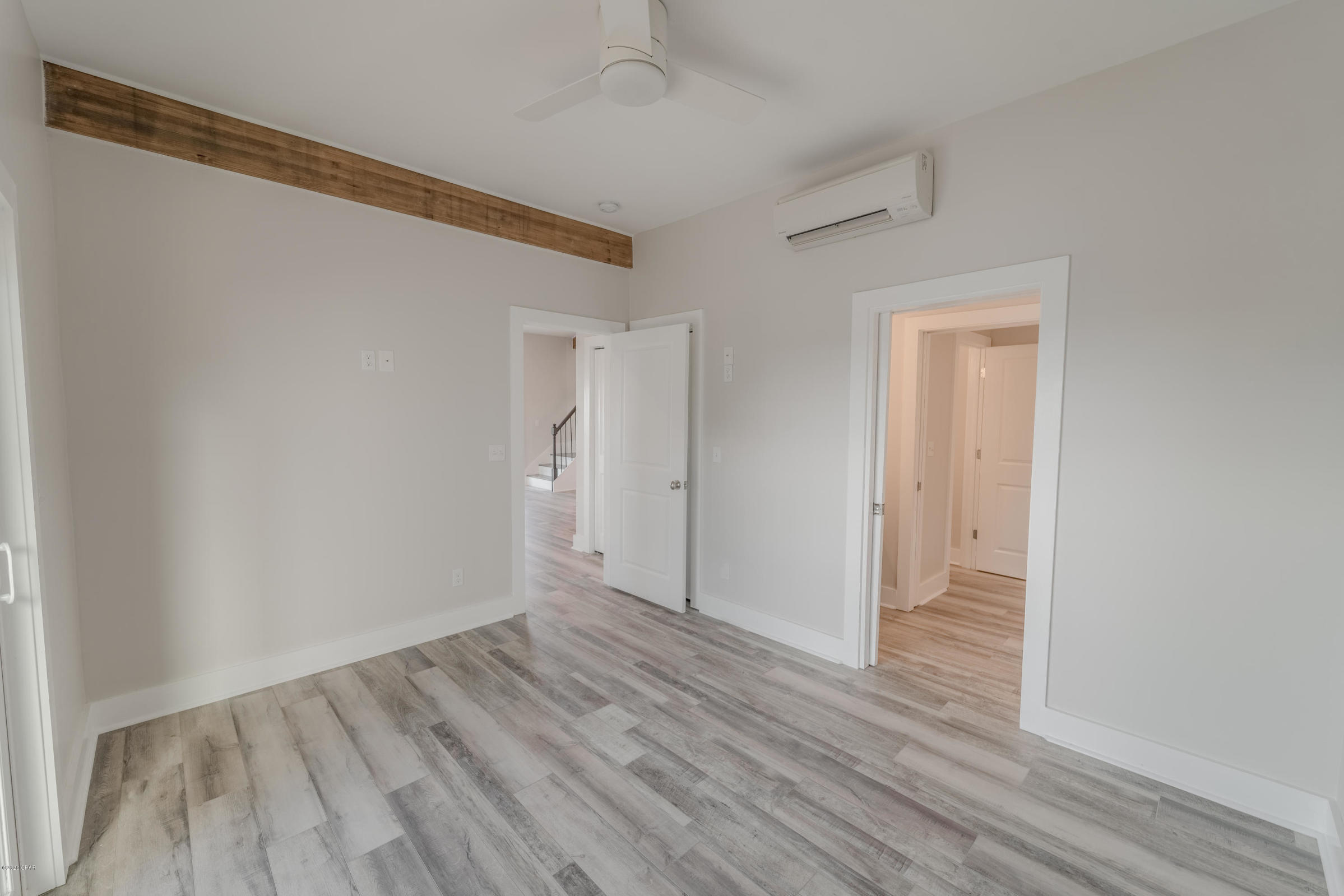 LAGUNA BEACH - Residential