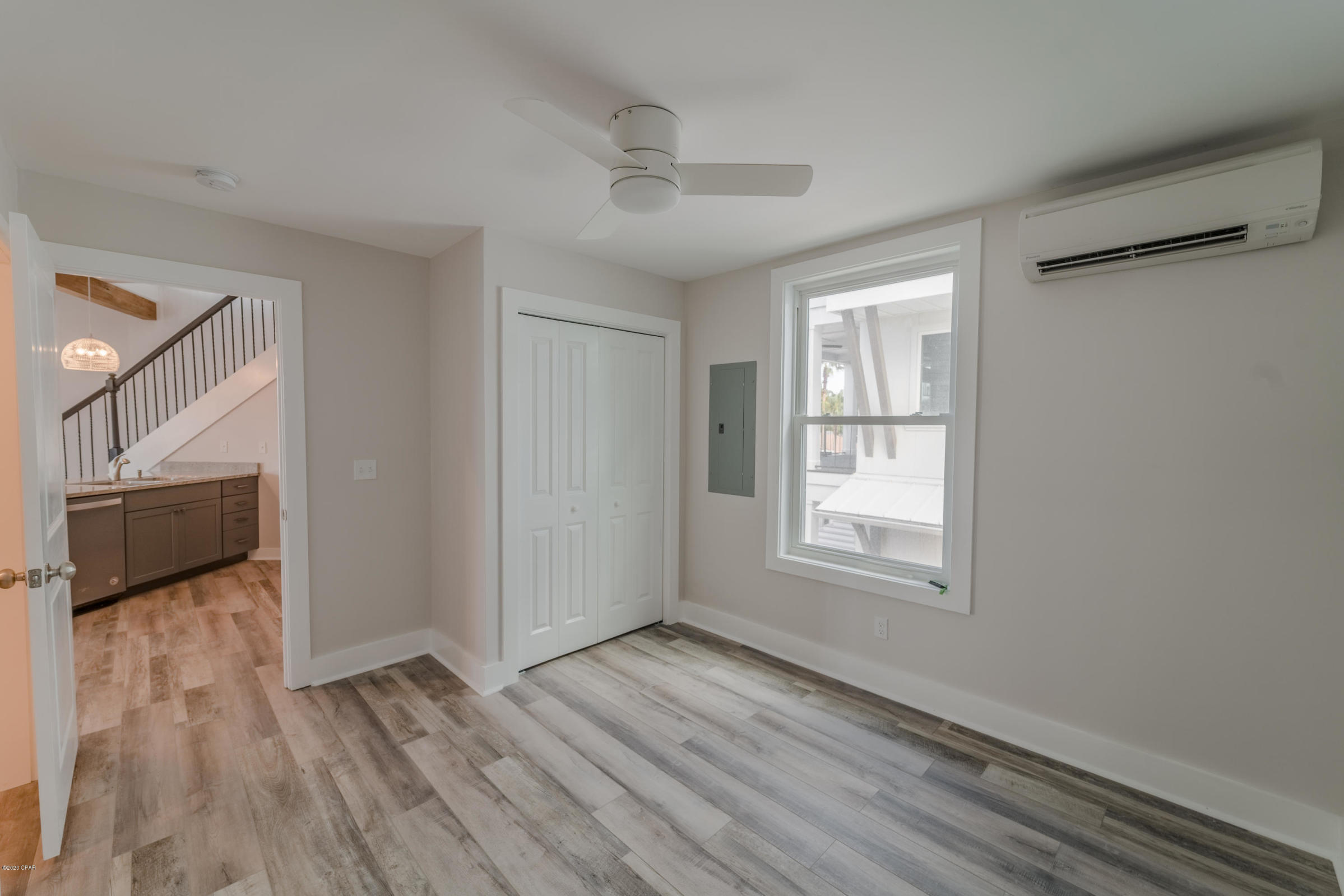 LAGUNA BEACH - Residential