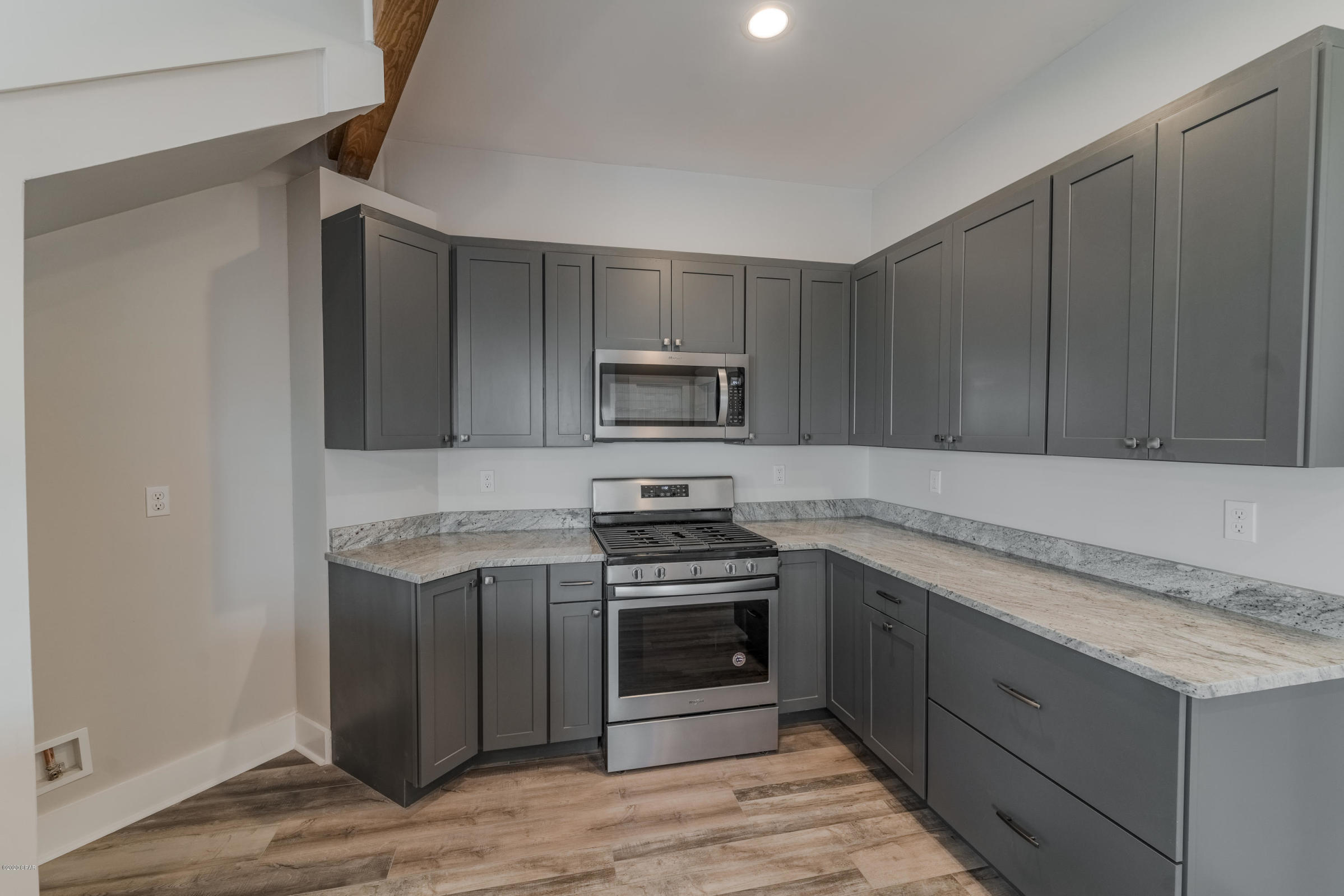 LAGUNA BEACH - Residential