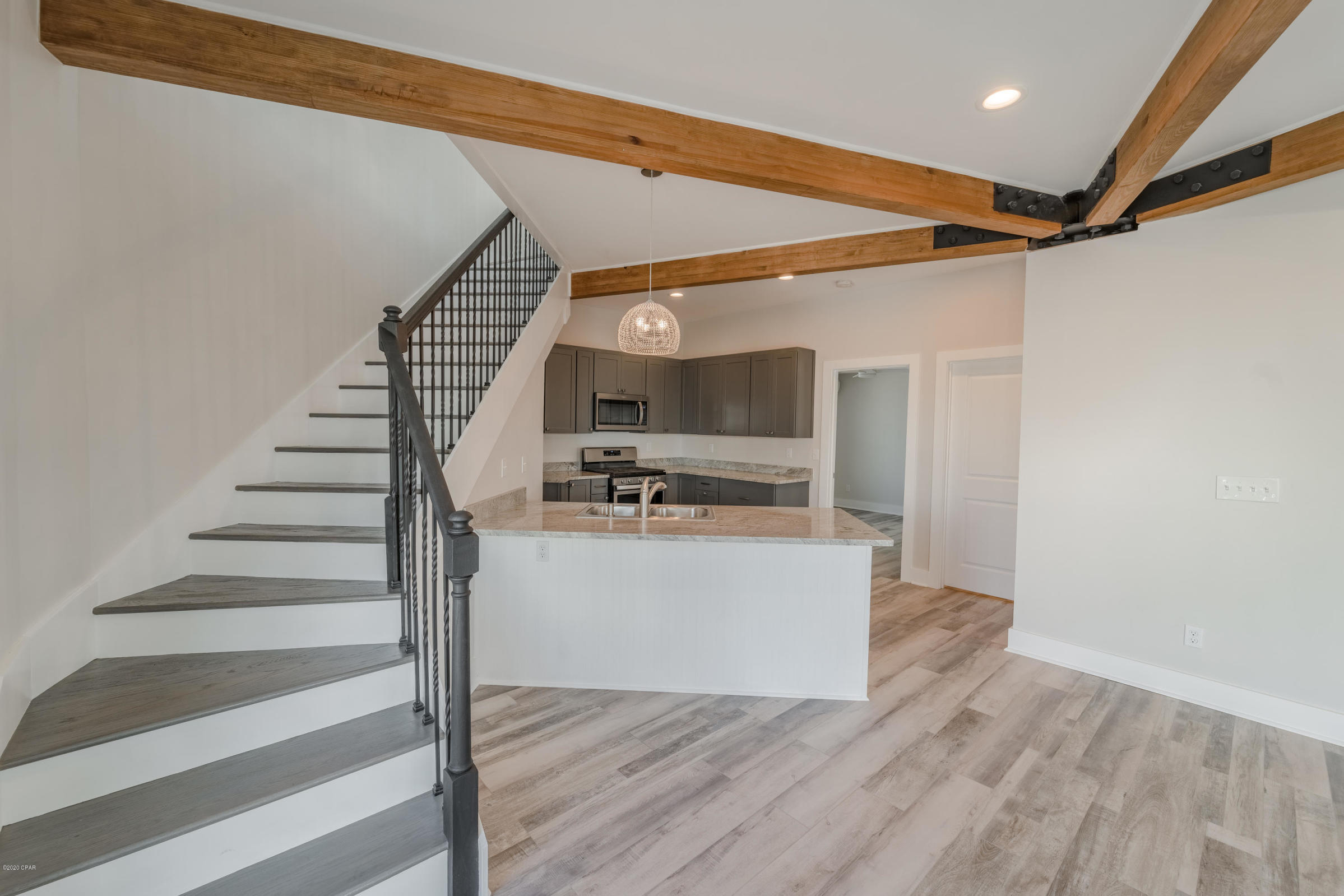 LAGUNA BEACH - Residential