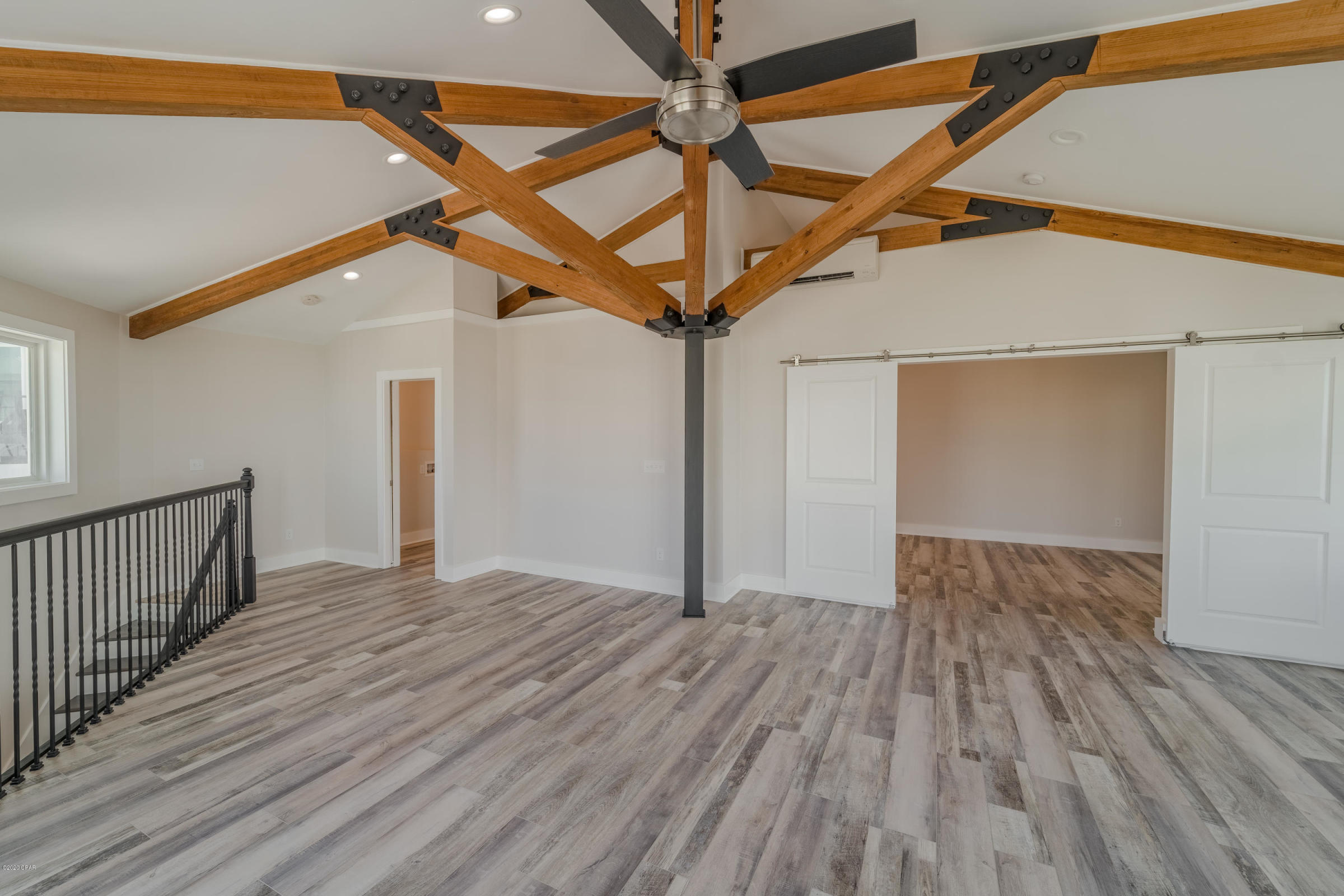 LAGUNA BEACH - Residential