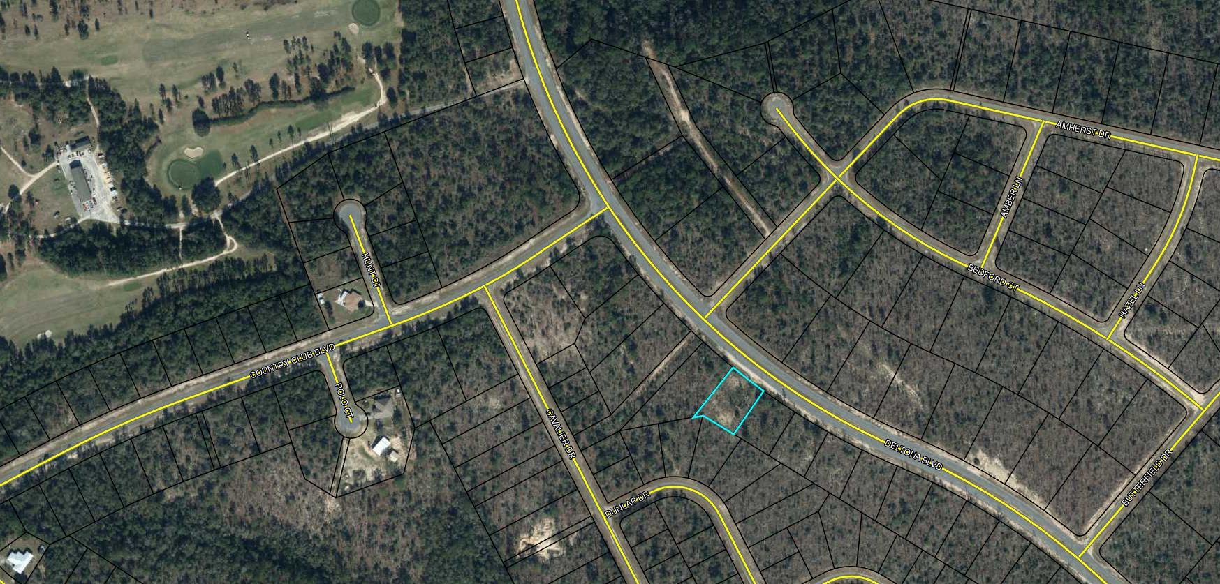 Love Golf? Dream of having a home built in proximity to your clubhouse and golf course without paying high HOA fees? This .455 acre lot is perfect for you. Other than the clubhouse and beautiful Green Golf turf, Sunny Hills offers numerous lakes with white sandy beaches and clear water throughout for recreational activities such as swimming, boating, and fishing, but also provides a short drive, approximately 45 minutes to Panama City beaches when you want to visit a different slice of heaven. Northwest Florida Beaches International Airport, and Pier Park shopping are approximately 45 minutes. Approx. 20 miles from local shopping, medical, and other local amenities in Chipley.