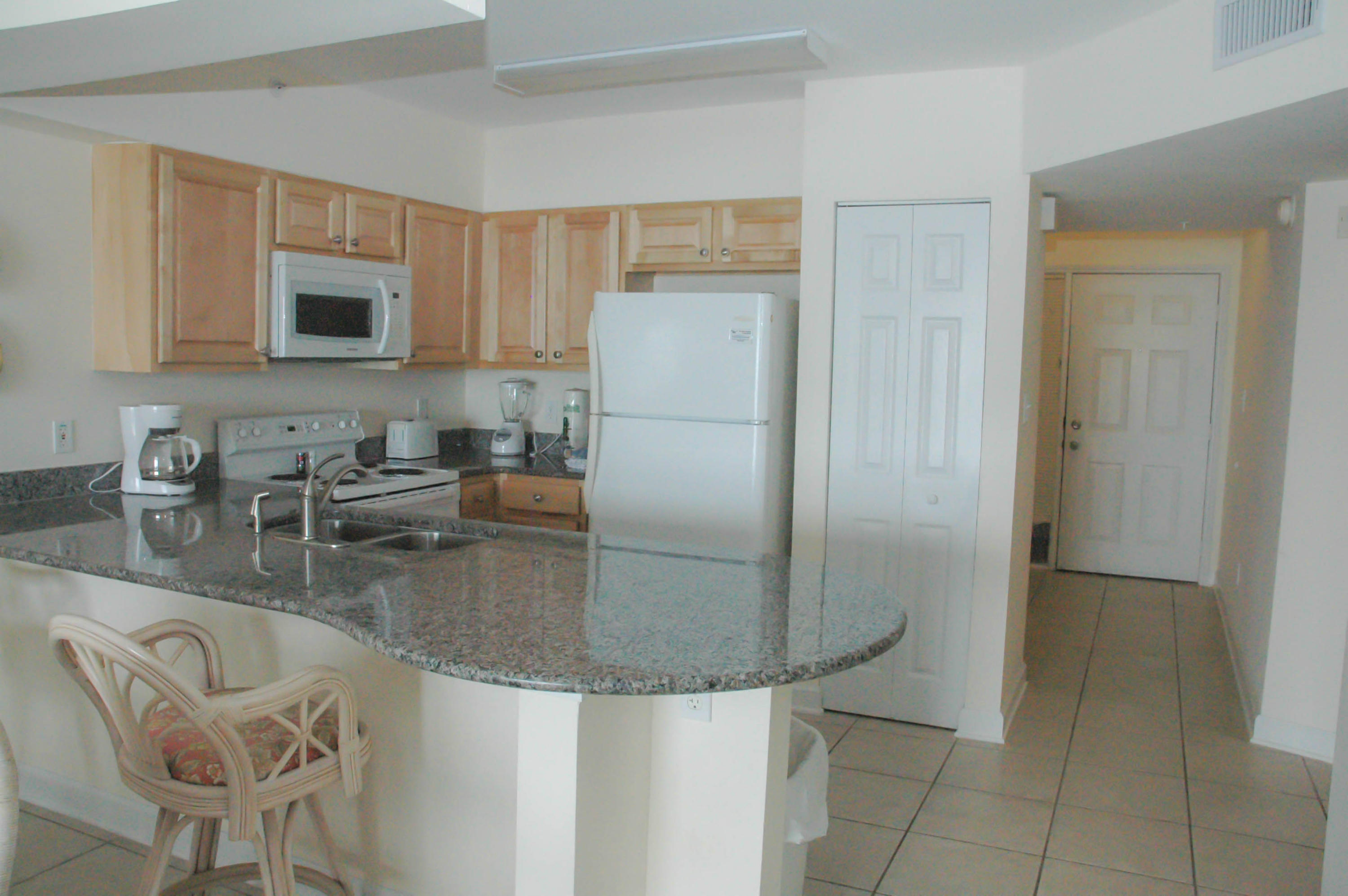 EMERALD TOWERS WEST CONDO - Residential