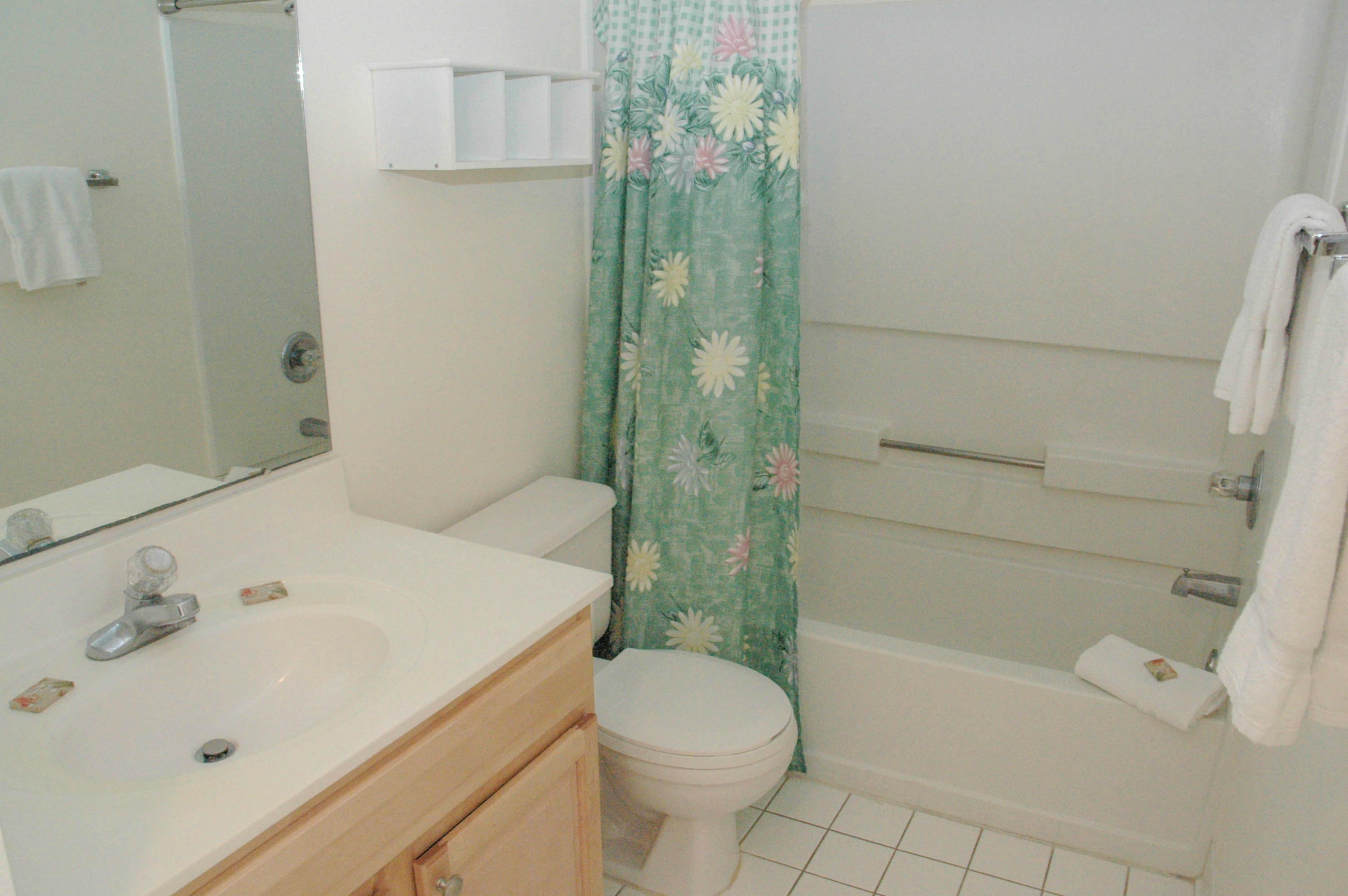 EMERALD TOWERS WEST CONDO - Residential