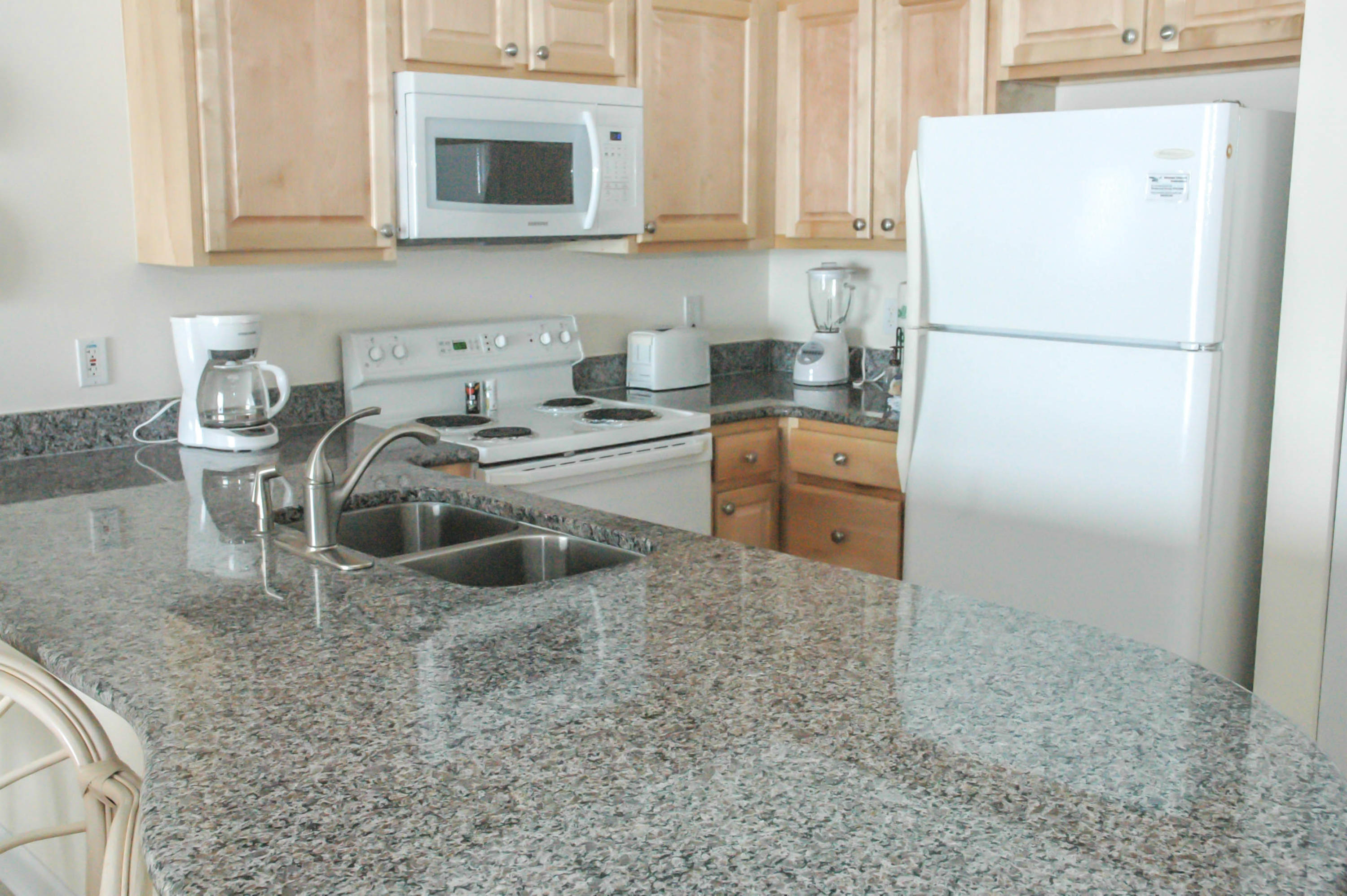 EMERALD TOWERS WEST CONDO - Residential