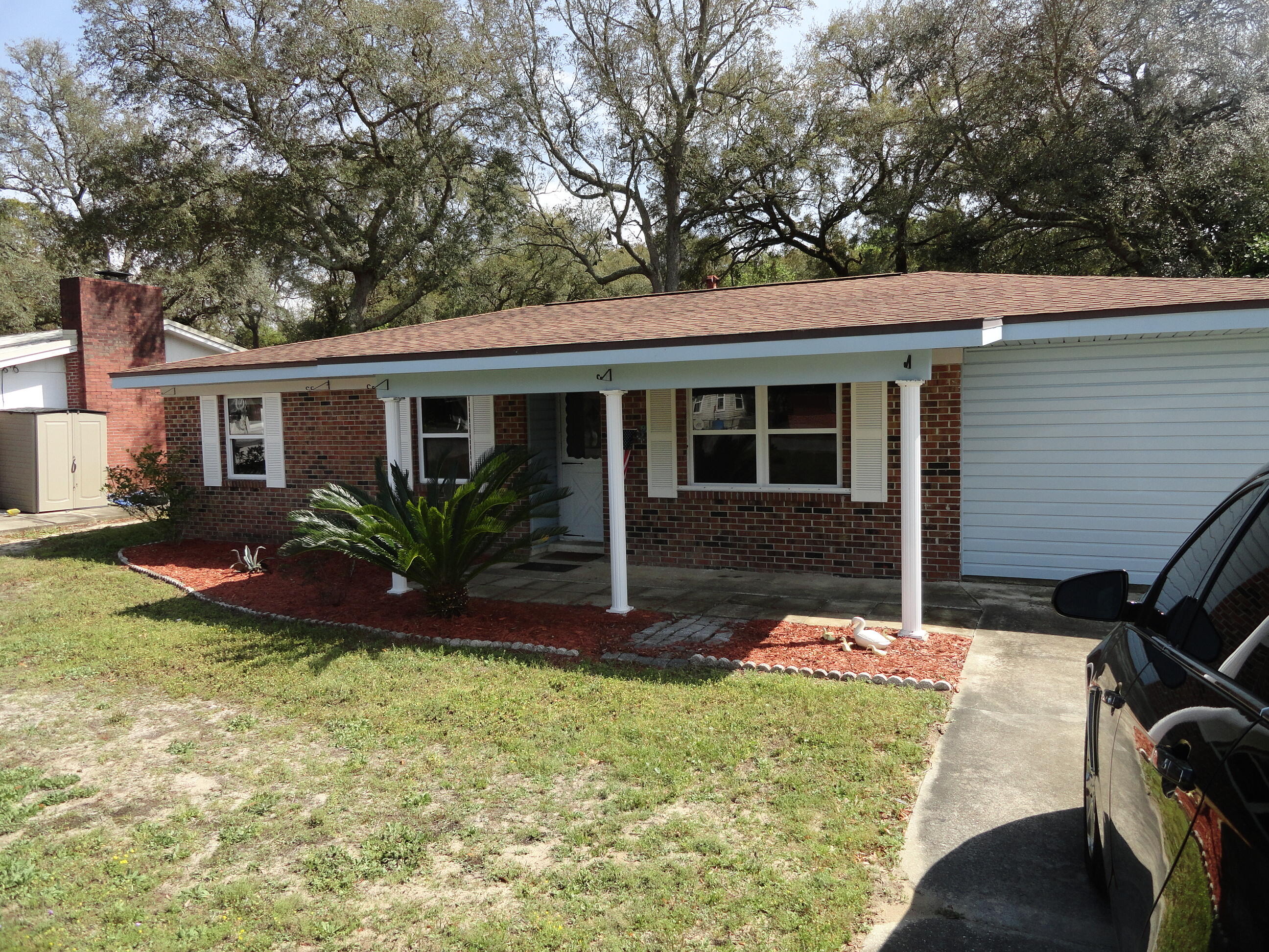 Great home in the heart of Niceville. Close to everything. Has a large back yard that is fenced for privacy. Move in ready, New HVAC in 2018 , Roof in 2012, New hotwater heater 2022, all electric has been re-wired in 2022 Most windows are double paned tilt/in, a Large (20x18) Roofed Screen Room that is not in the sq.ft that could be heated and cooled for very little money. Large workshop in the backyard. Buyer to vertify all that deem important to them.