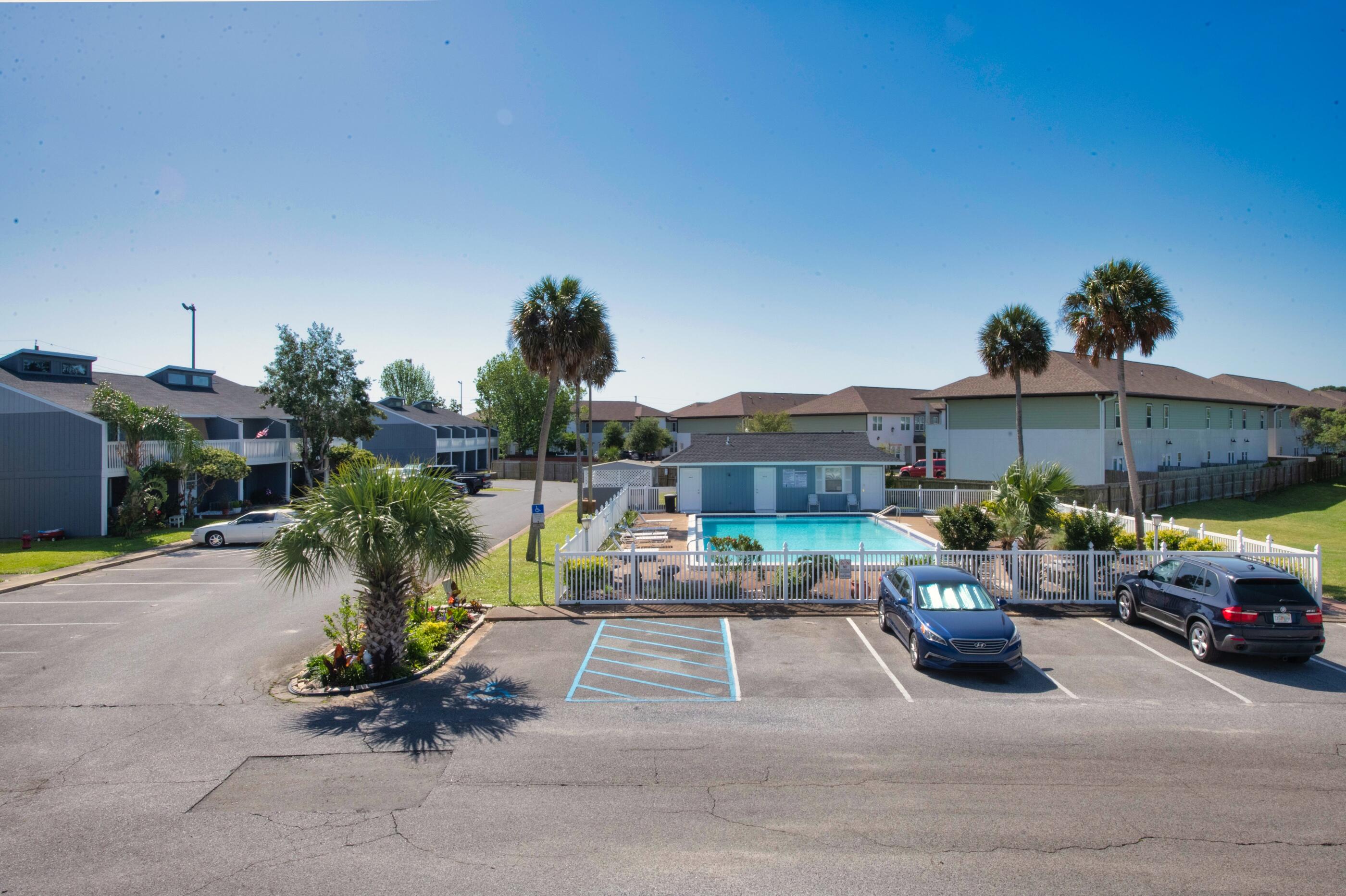DESTIN RACQUET CLUB T/H - Residential