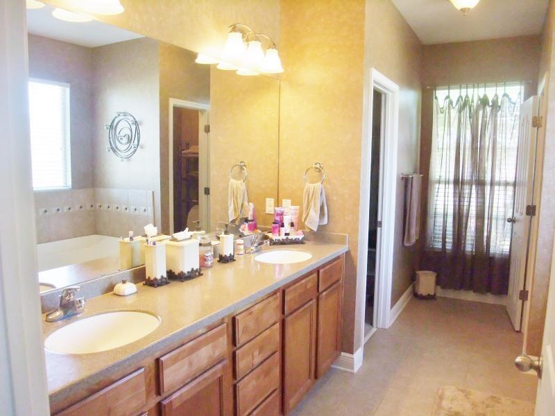 ROLLING RIDGE - Residential