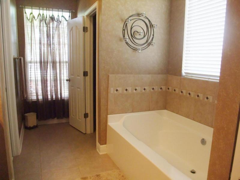 ROLLING RIDGE - Residential