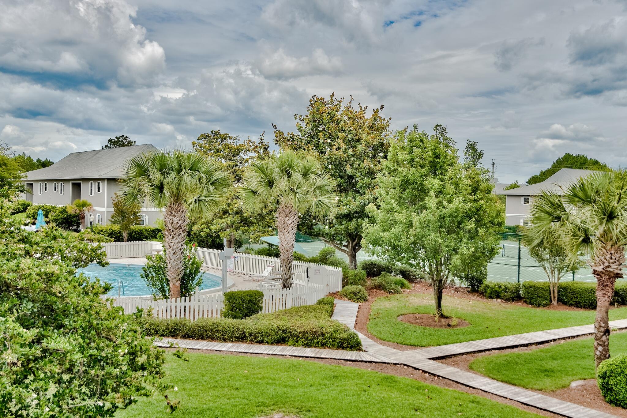 BEACHWOOD VILLAS CONDO Phase 1 - Residential