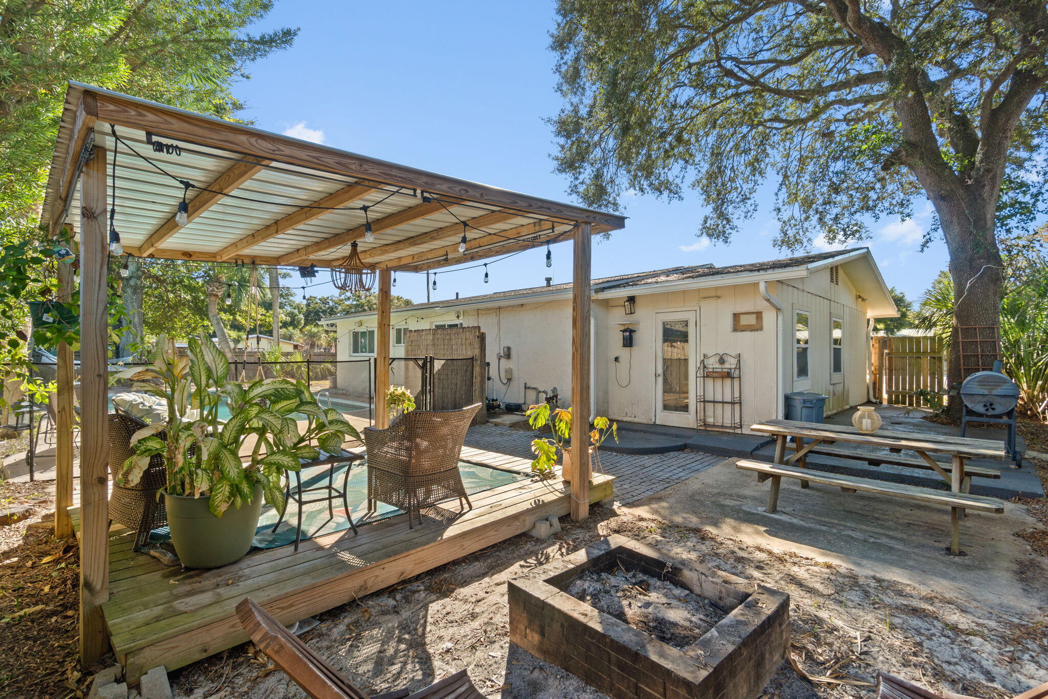 OAK TREE PARK - Residential