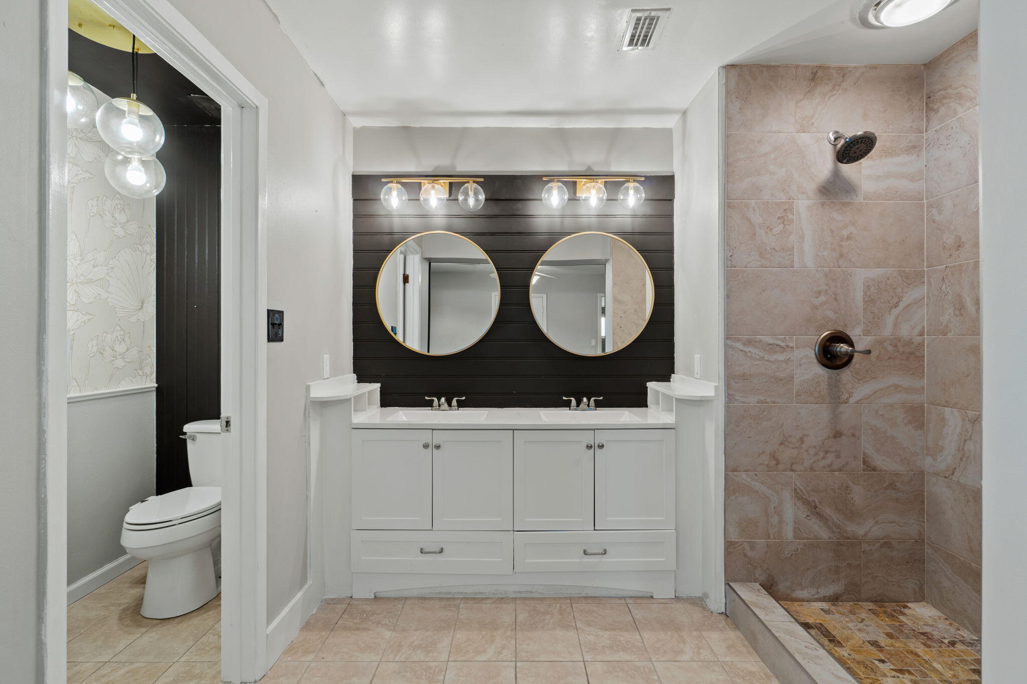 OAK TREE PARK - Residential