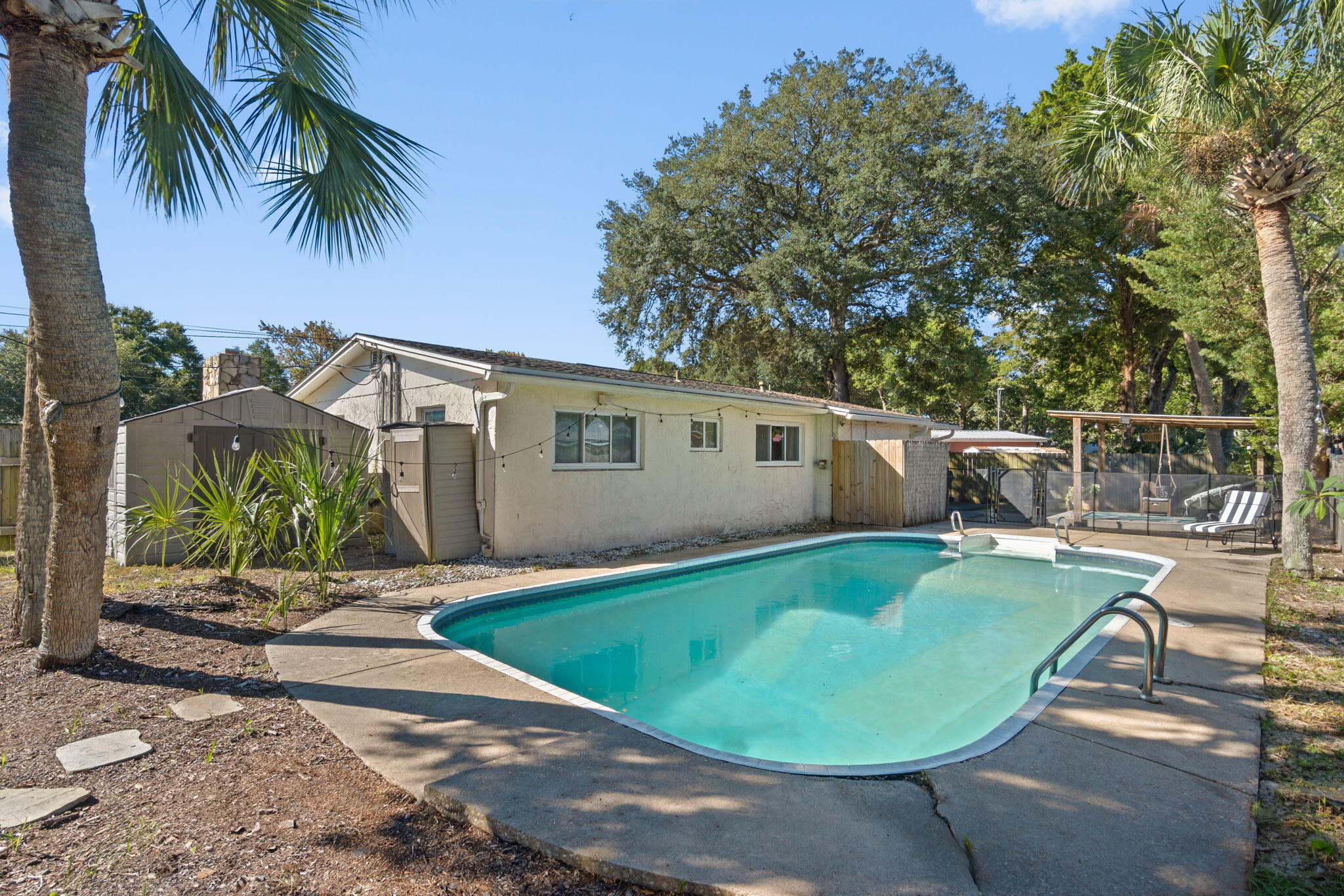 OAK TREE PARK - Residential