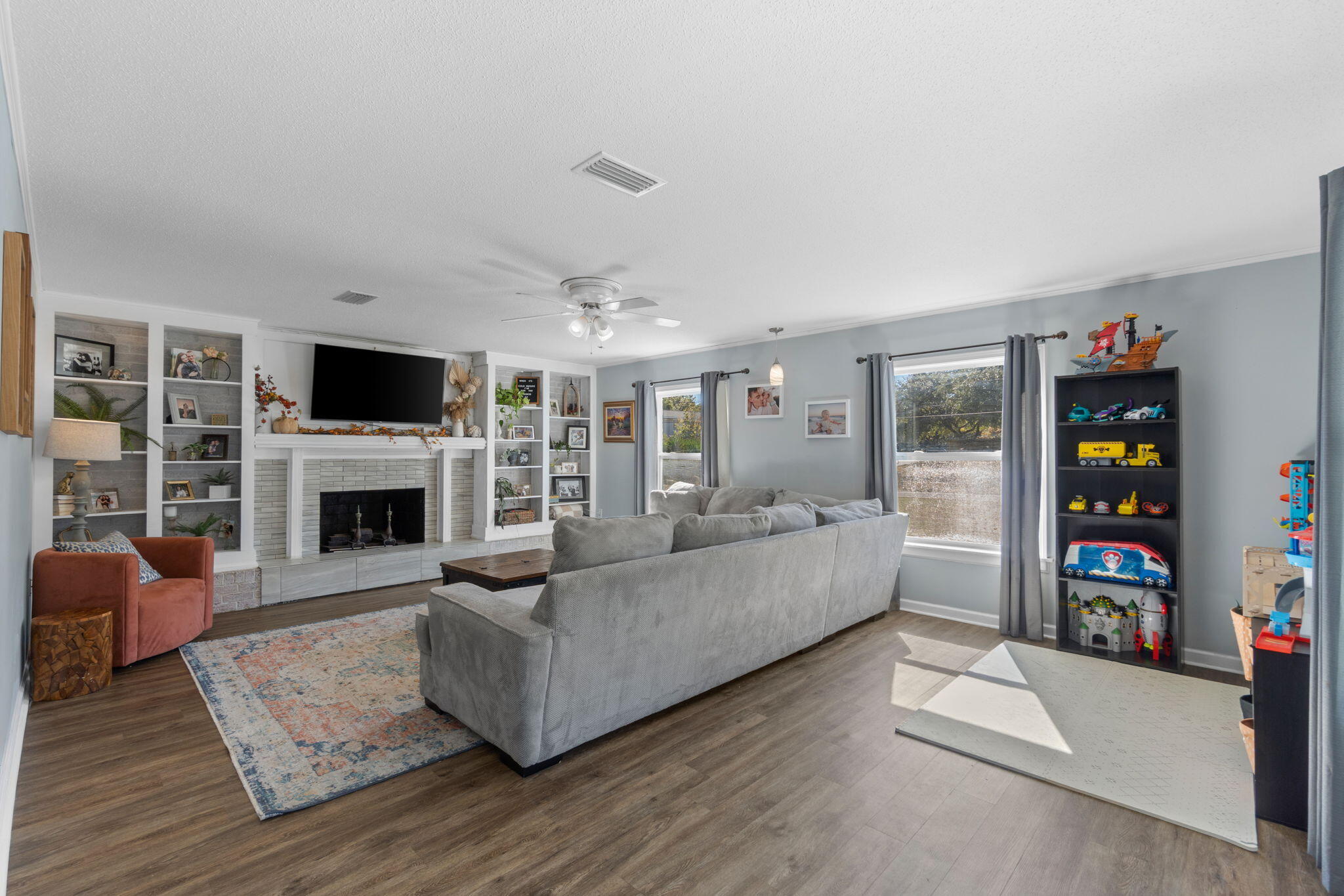 OAK TREE PARK - Residential