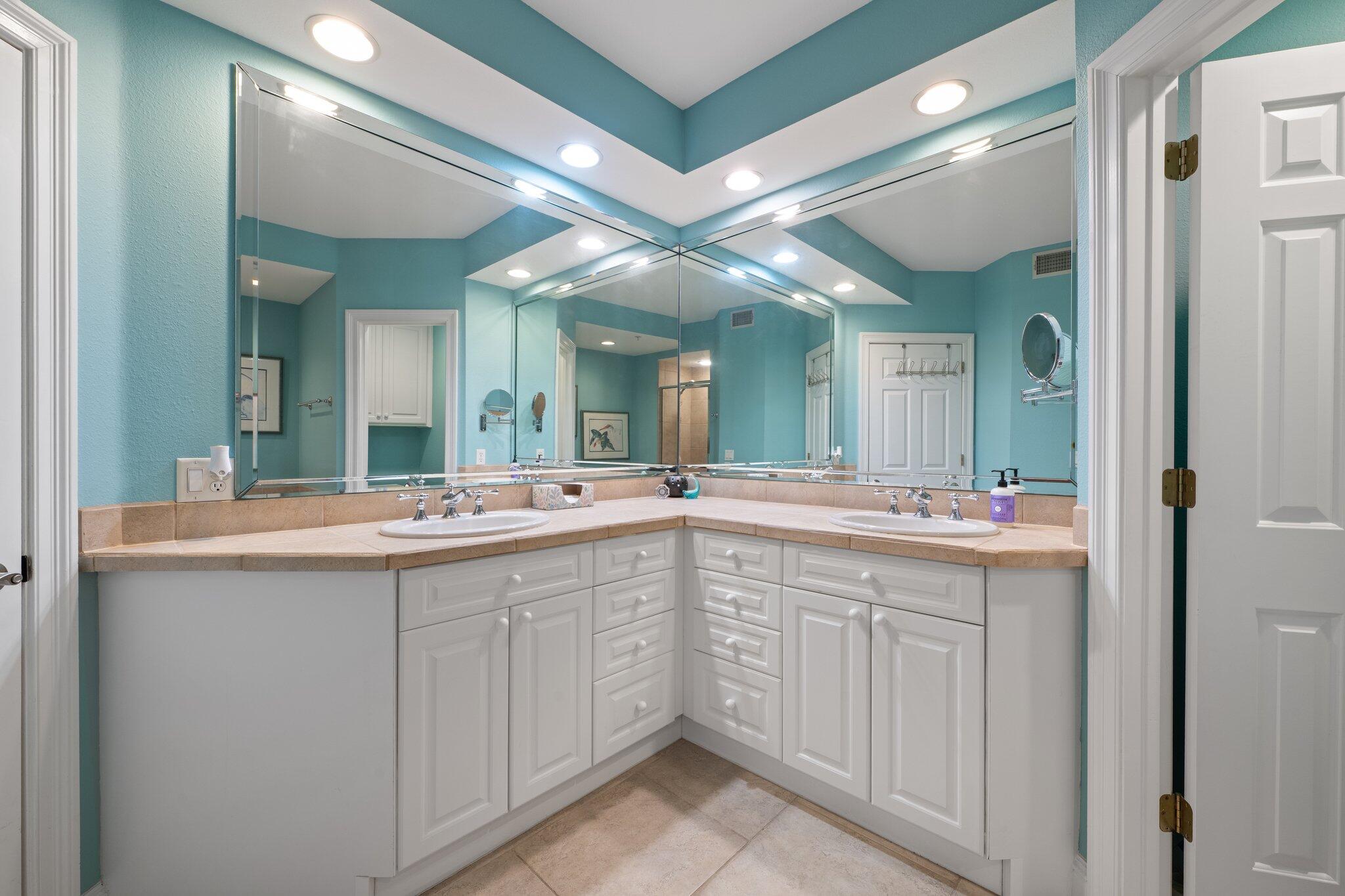 LAGUNA POINTE - Residential