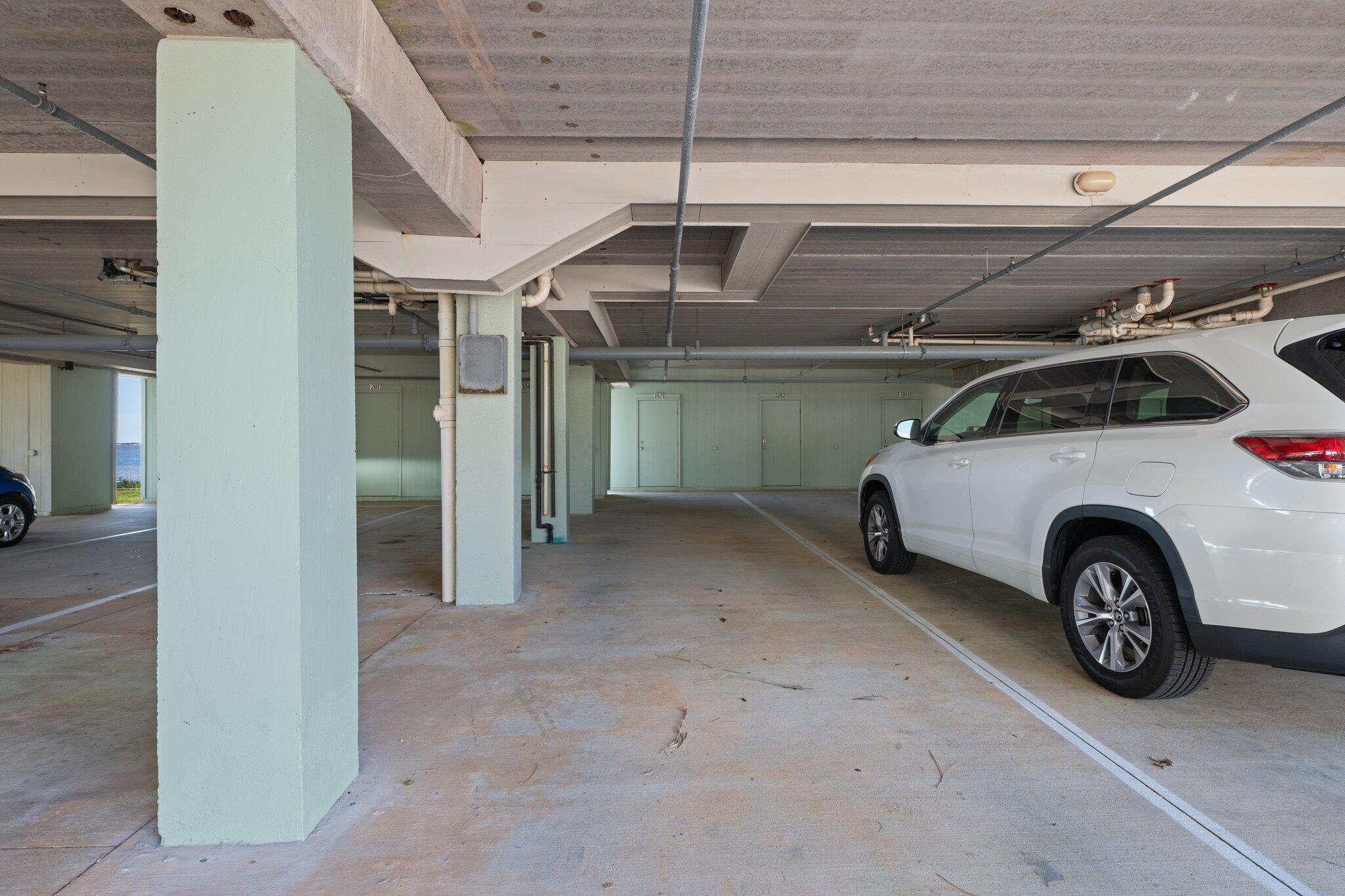 LAGUNA POINTE - Residential