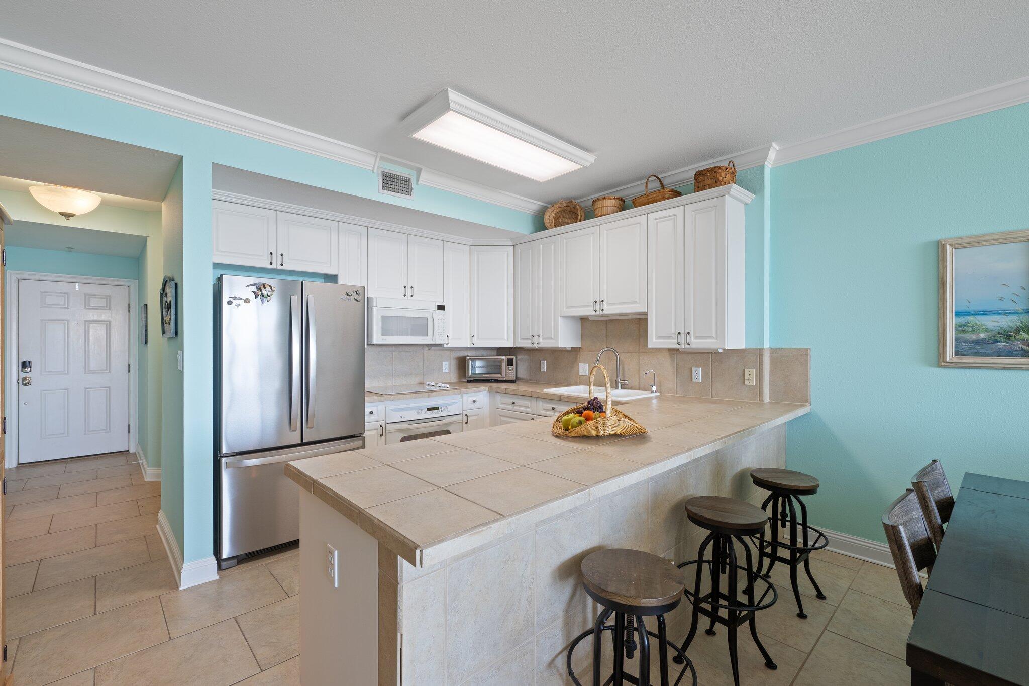 LAGUNA POINTE - Residential