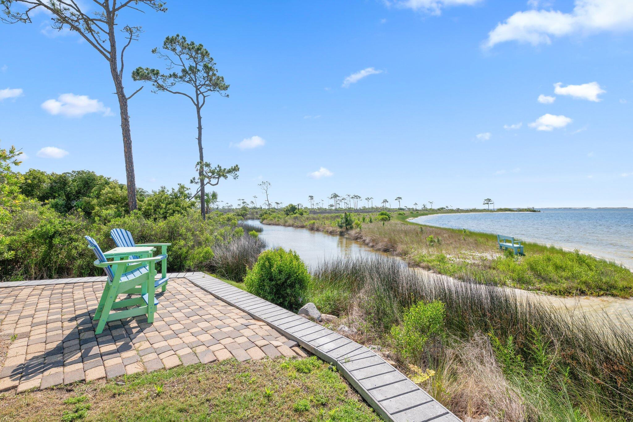 LAGUNA POINTE - Residential