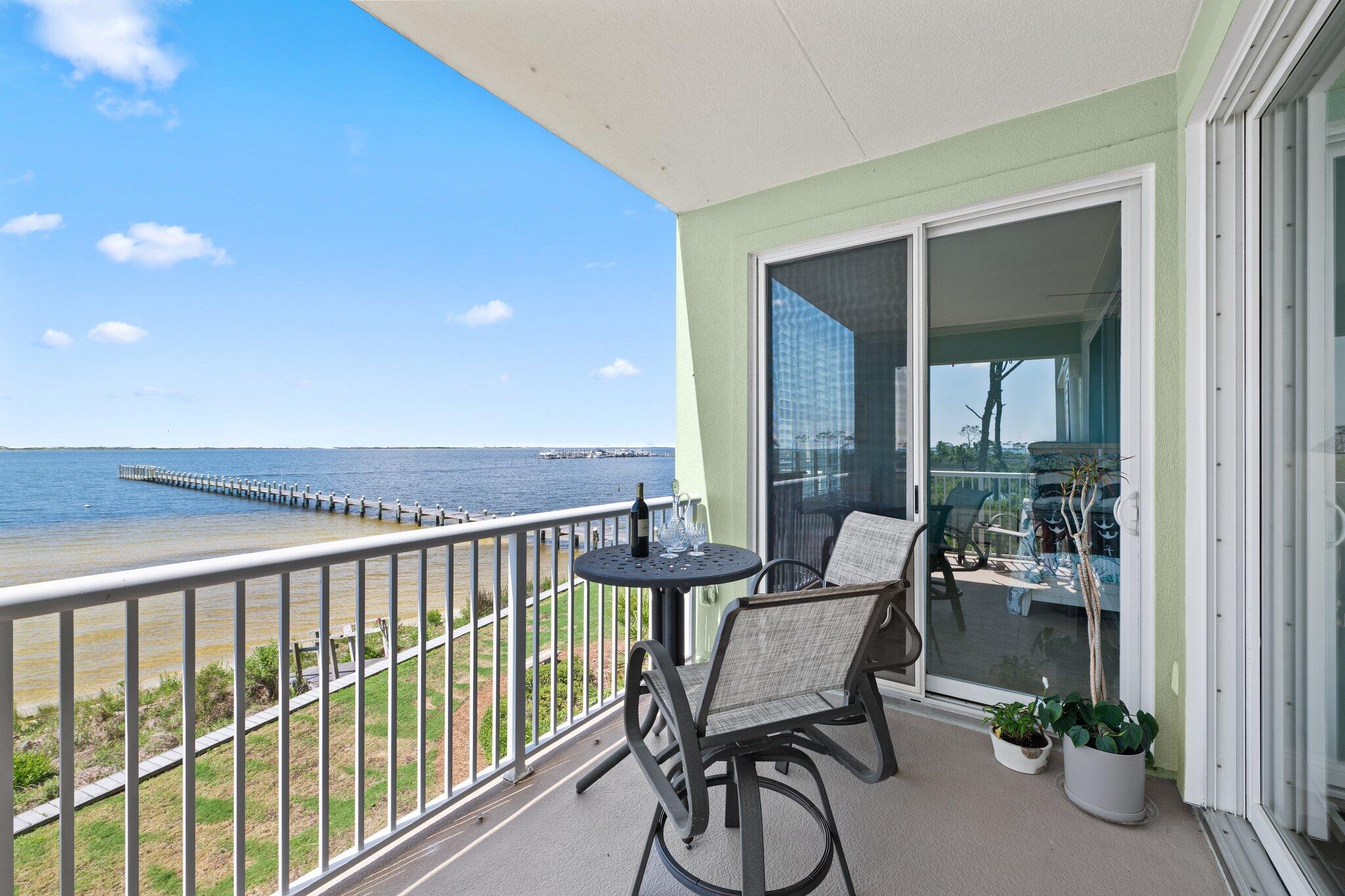 LAGUNA POINTE - Residential