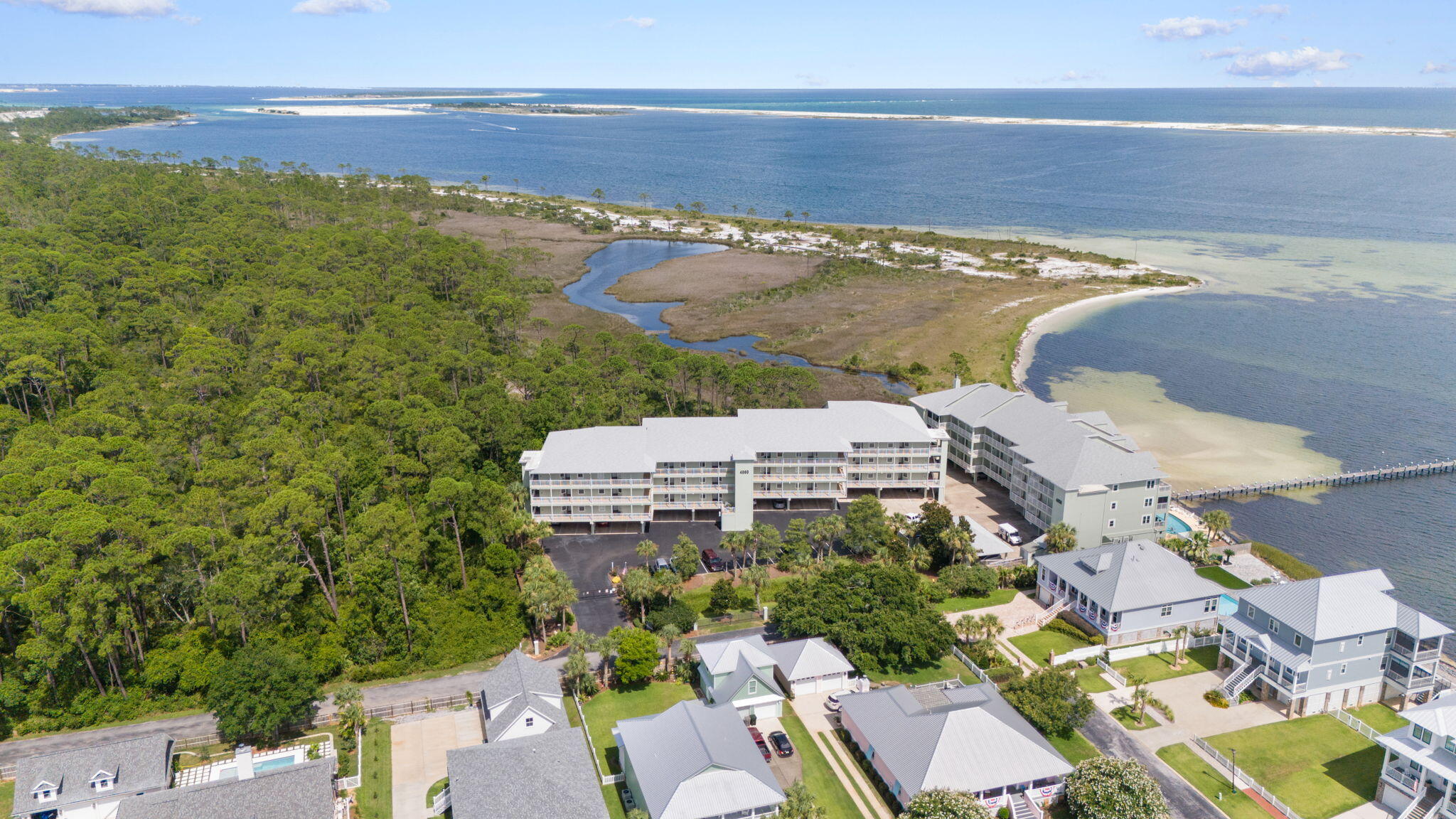 LAGUNA POINTE - Residential