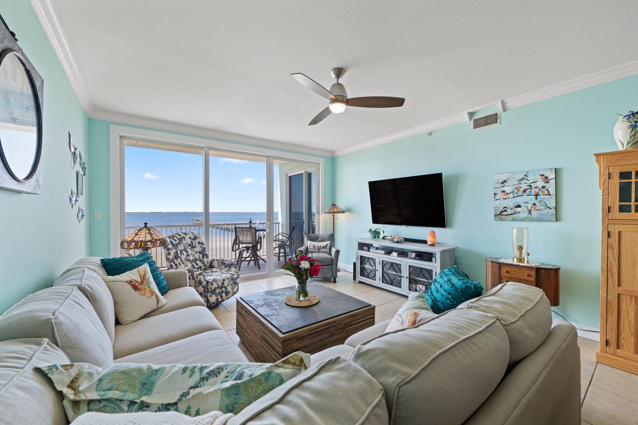 LAGUNA POINTE - Residential
