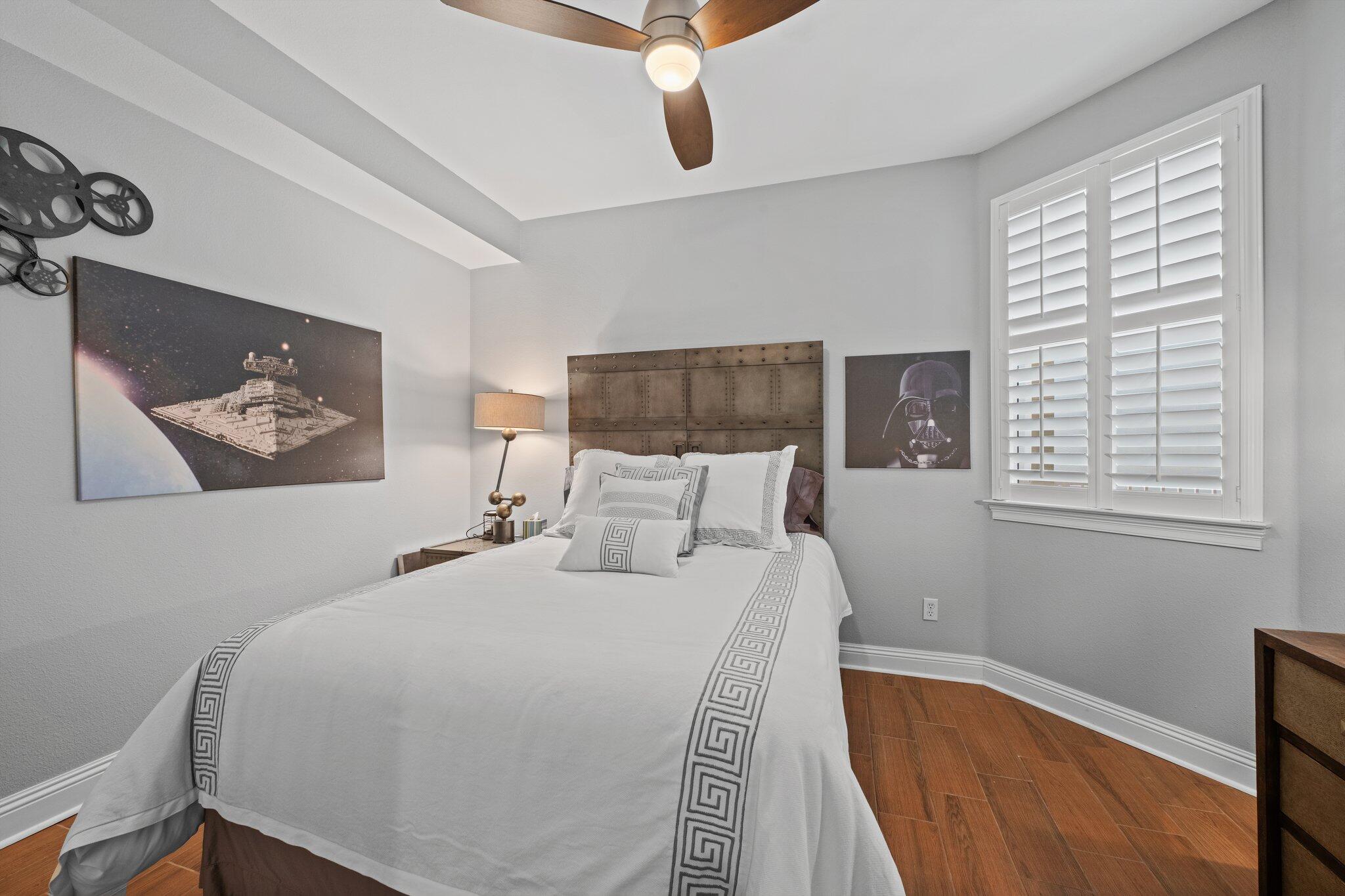 LAGUNA POINTE - Residential