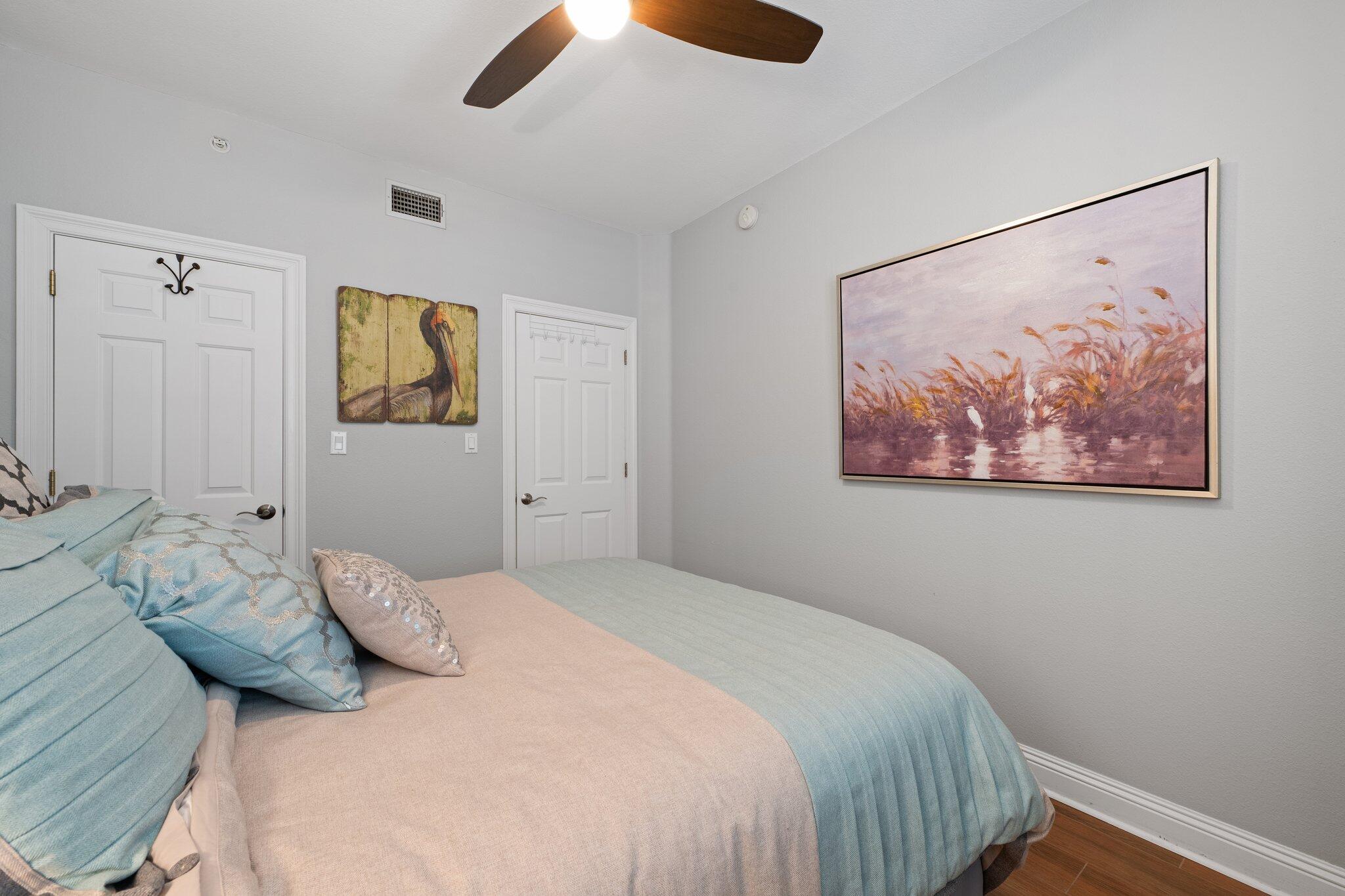 LAGUNA POINTE - Residential