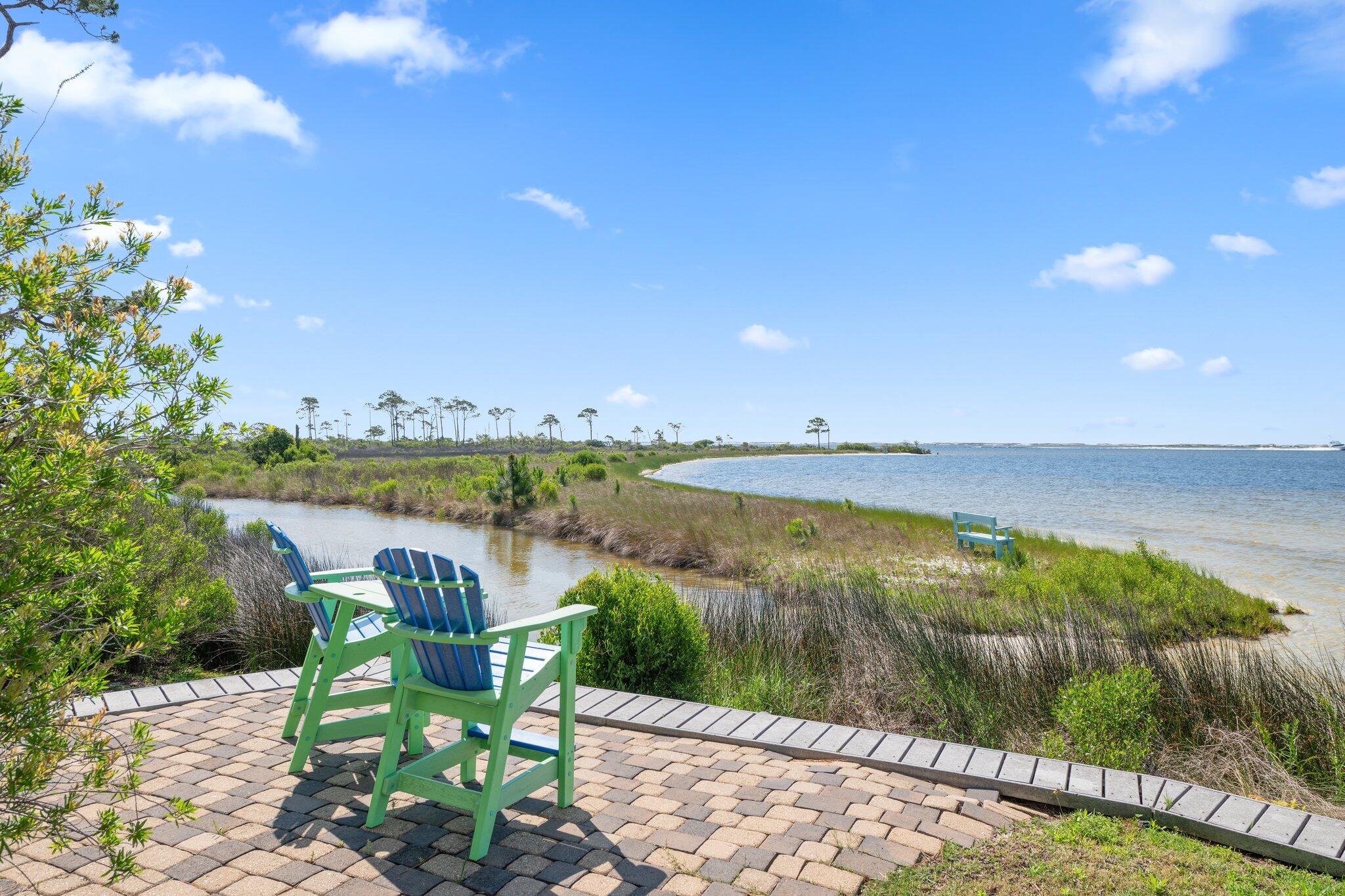 LAGUNA POINTE - Residential