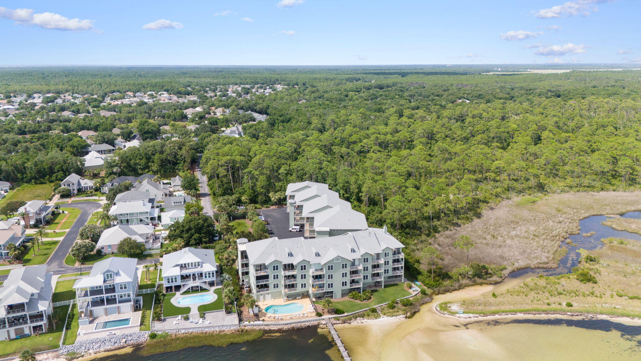 LAGUNA POINTE - Residential