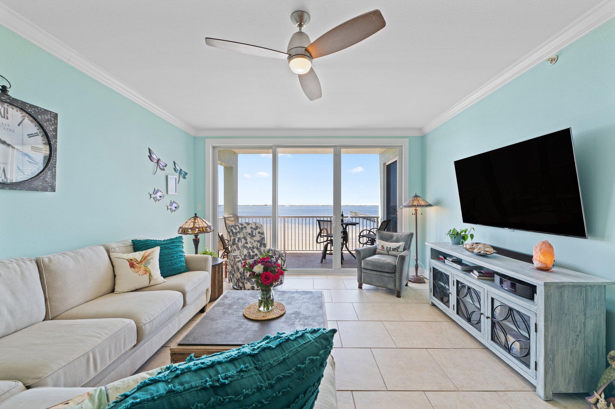LAGUNA POINTE - Residential