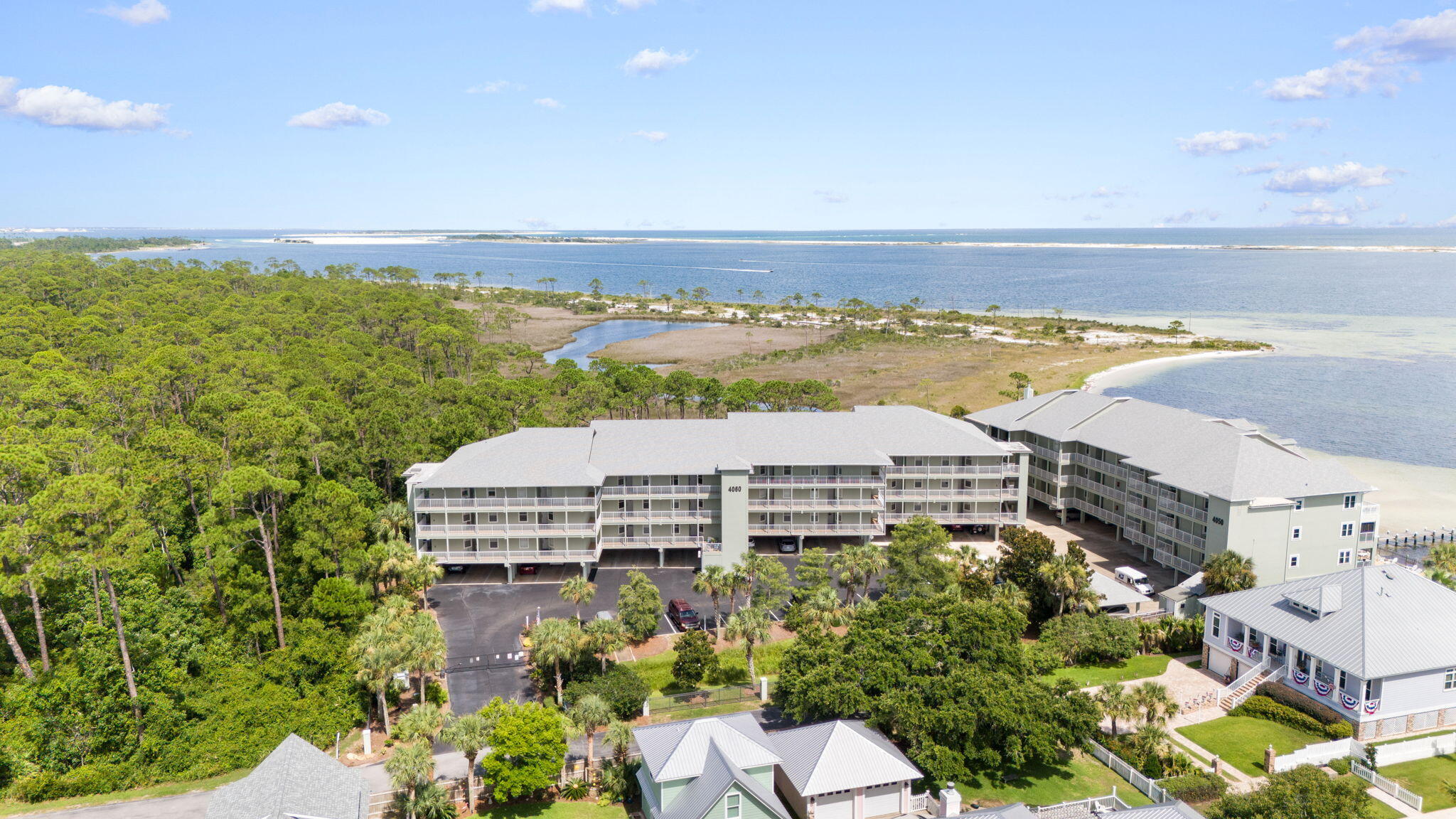 LAGUNA POINTE - Residential