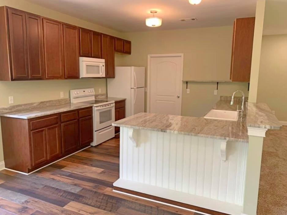 HIDDEN LAKES ESTATES - Residential