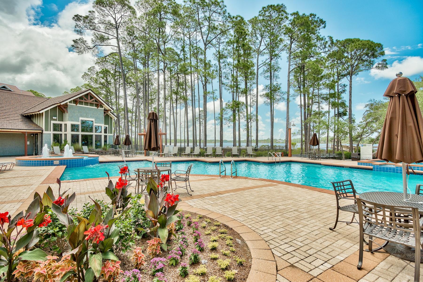 WILD HERON - THE COURTS - Residential