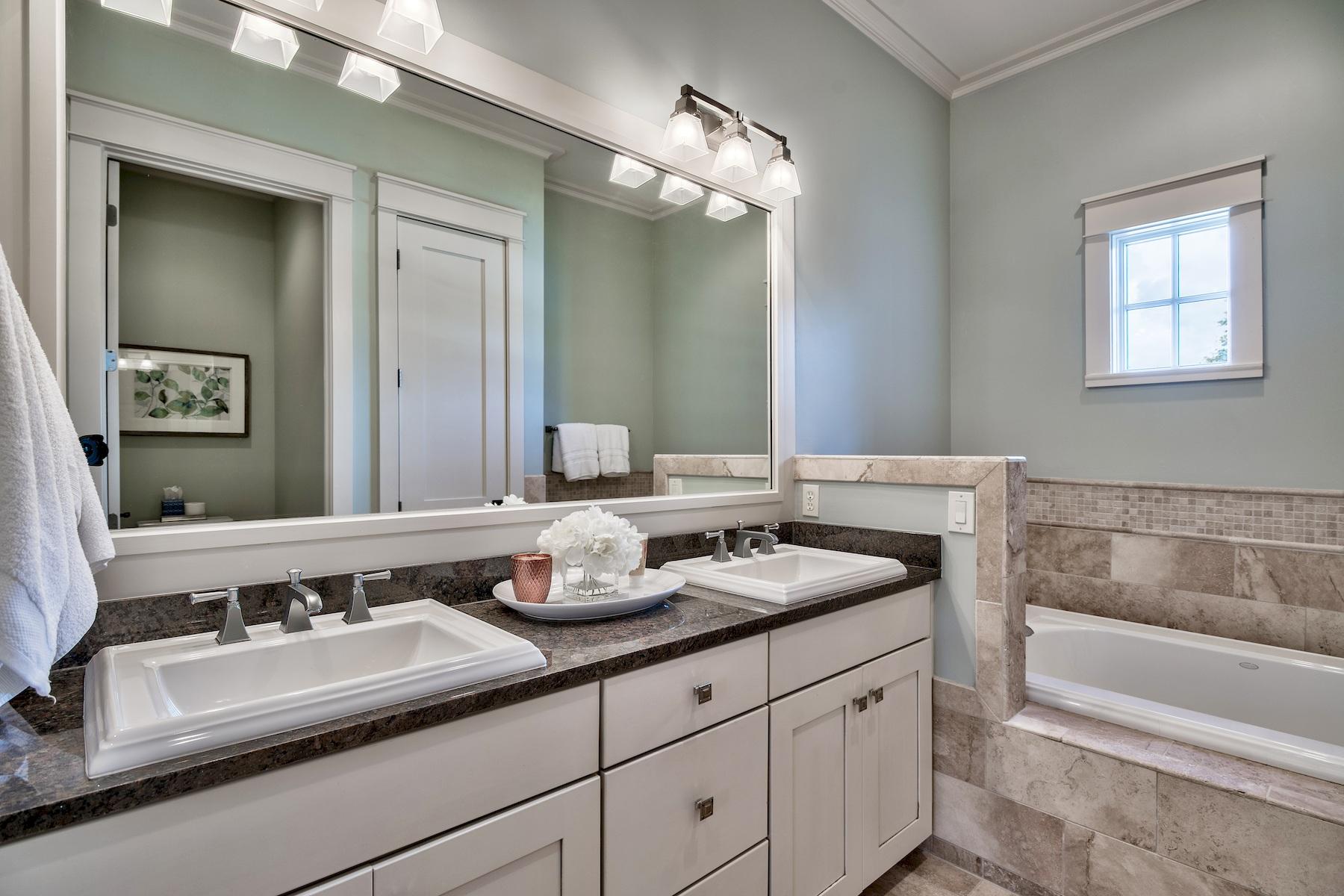 WILD HERON - THE COURTS - Residential