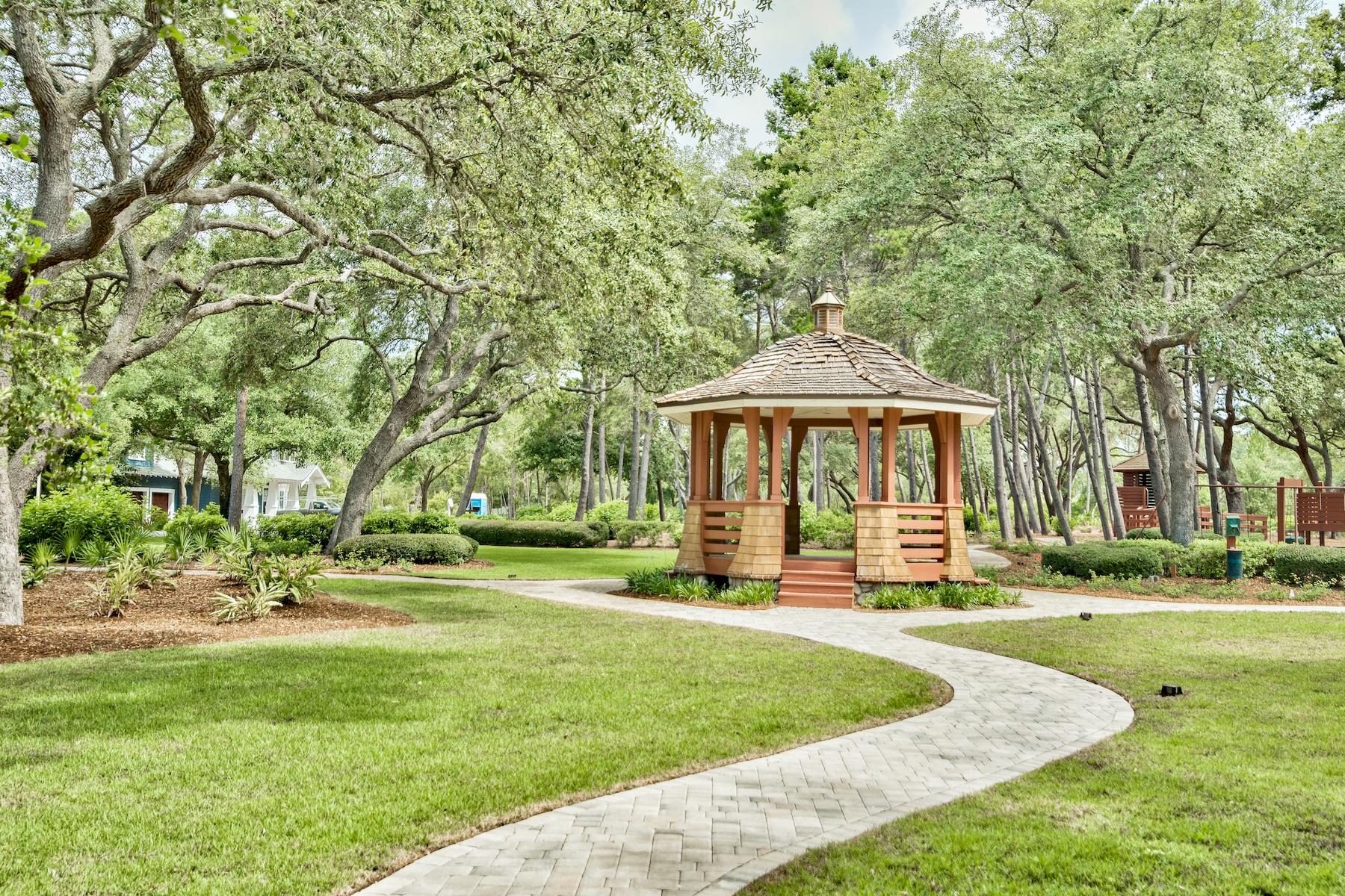 WILD HERON - THE COURTS - Residential