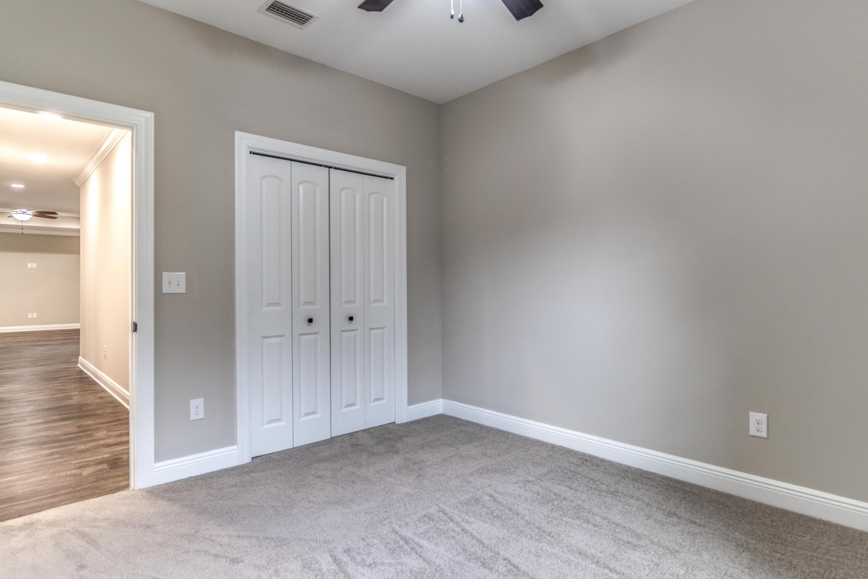 ELLIOTTS POINT - Residential