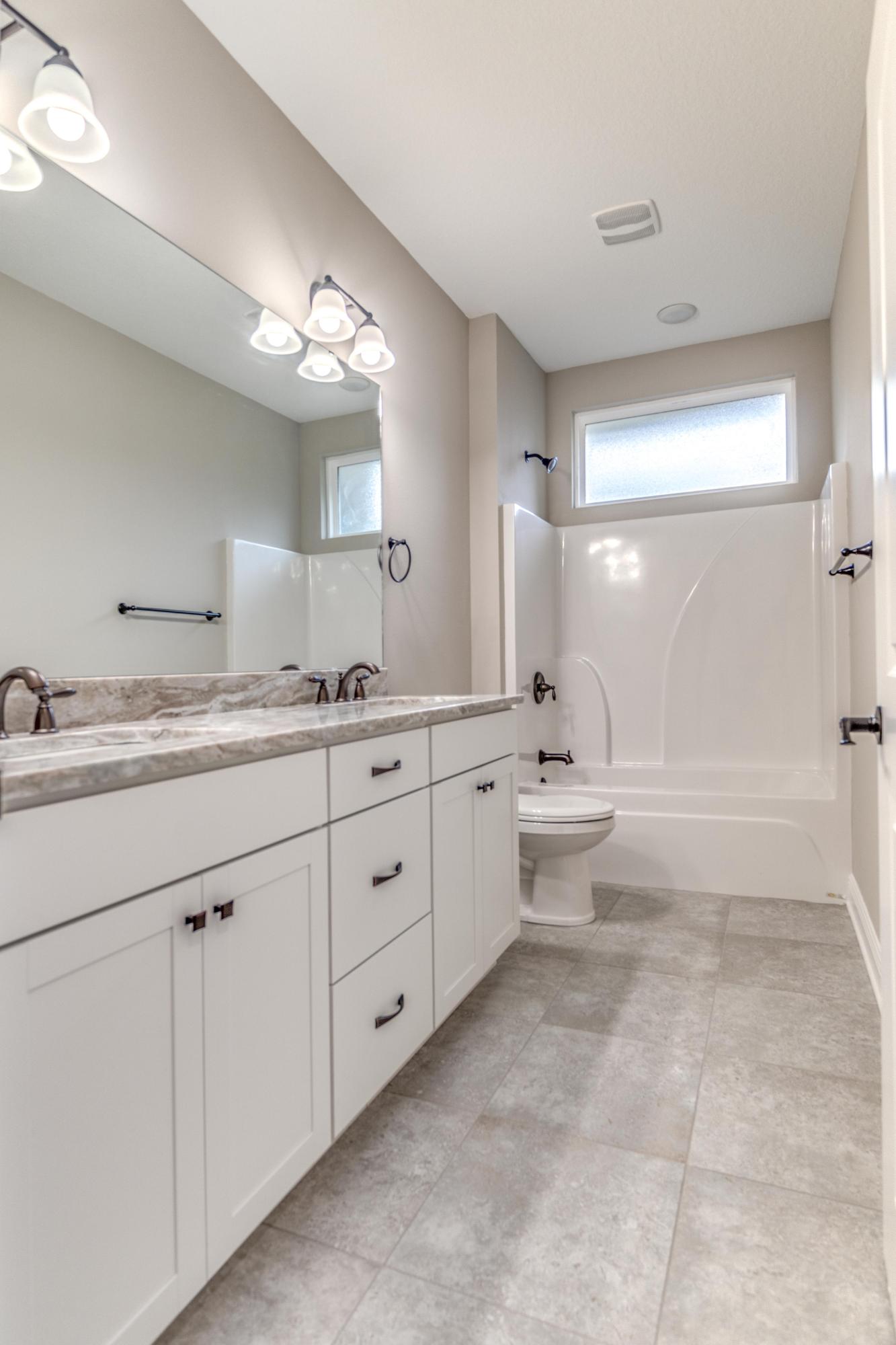 ELLIOTTS POINT - Residential